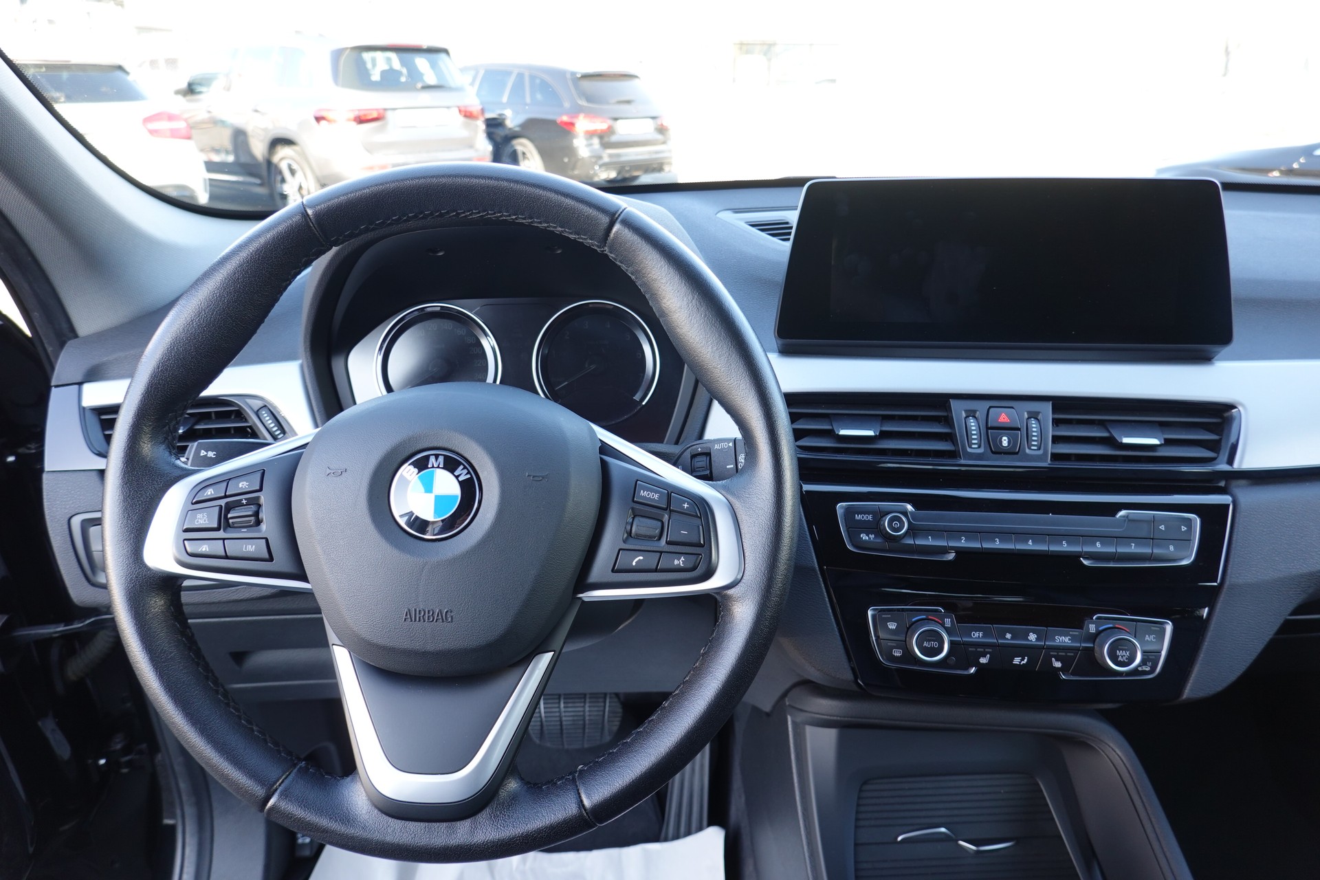 BMW X1 XDRIVE 20i - STEPTRONIC - "ADVANTAGE" - 178 PS-image-10