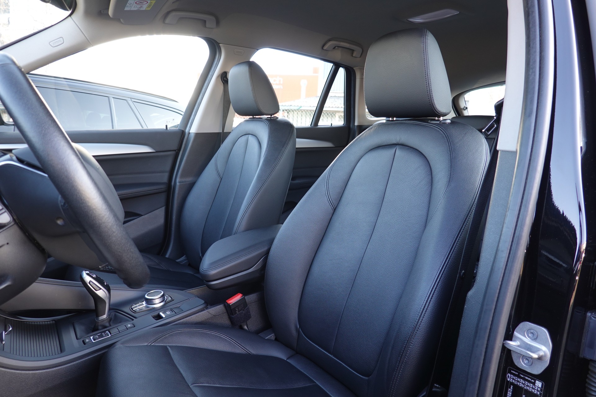 BMW X1 XDRIVE 20i - STEPTRONIC - "ADVANTAGE" - 178 PS-image-13