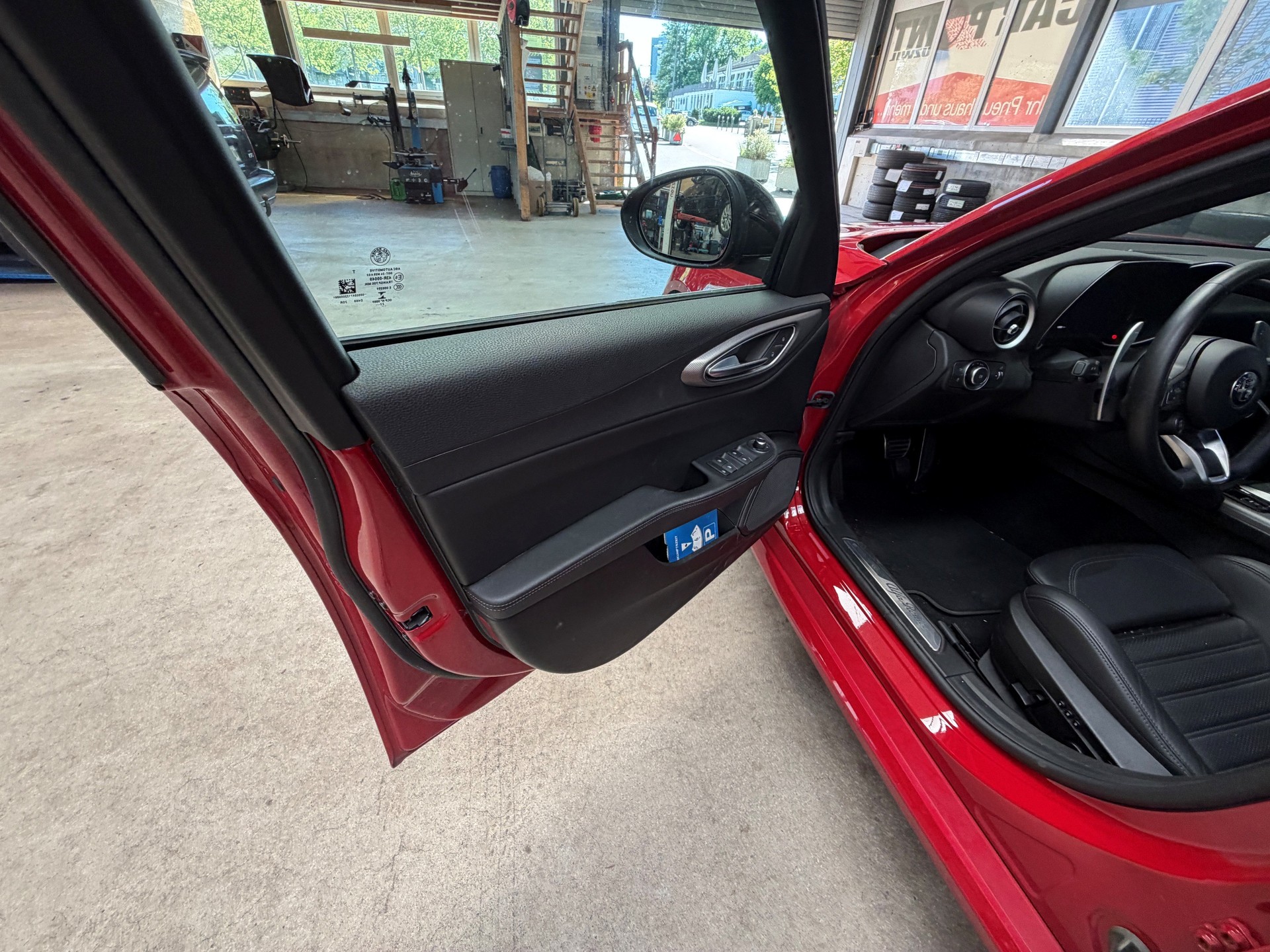 ALFA ROMEO Giulia 2.0 Veloce Q4 AT8-image-2