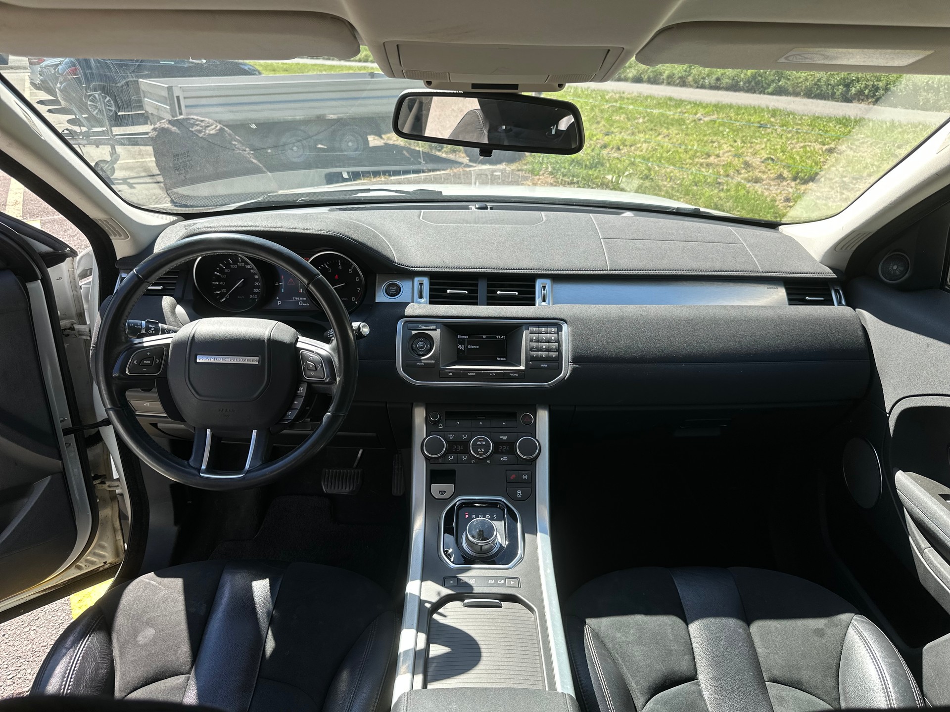 LAND ROVER Range Rover Evoque 2.0 Si4 Pure AT9-image-23