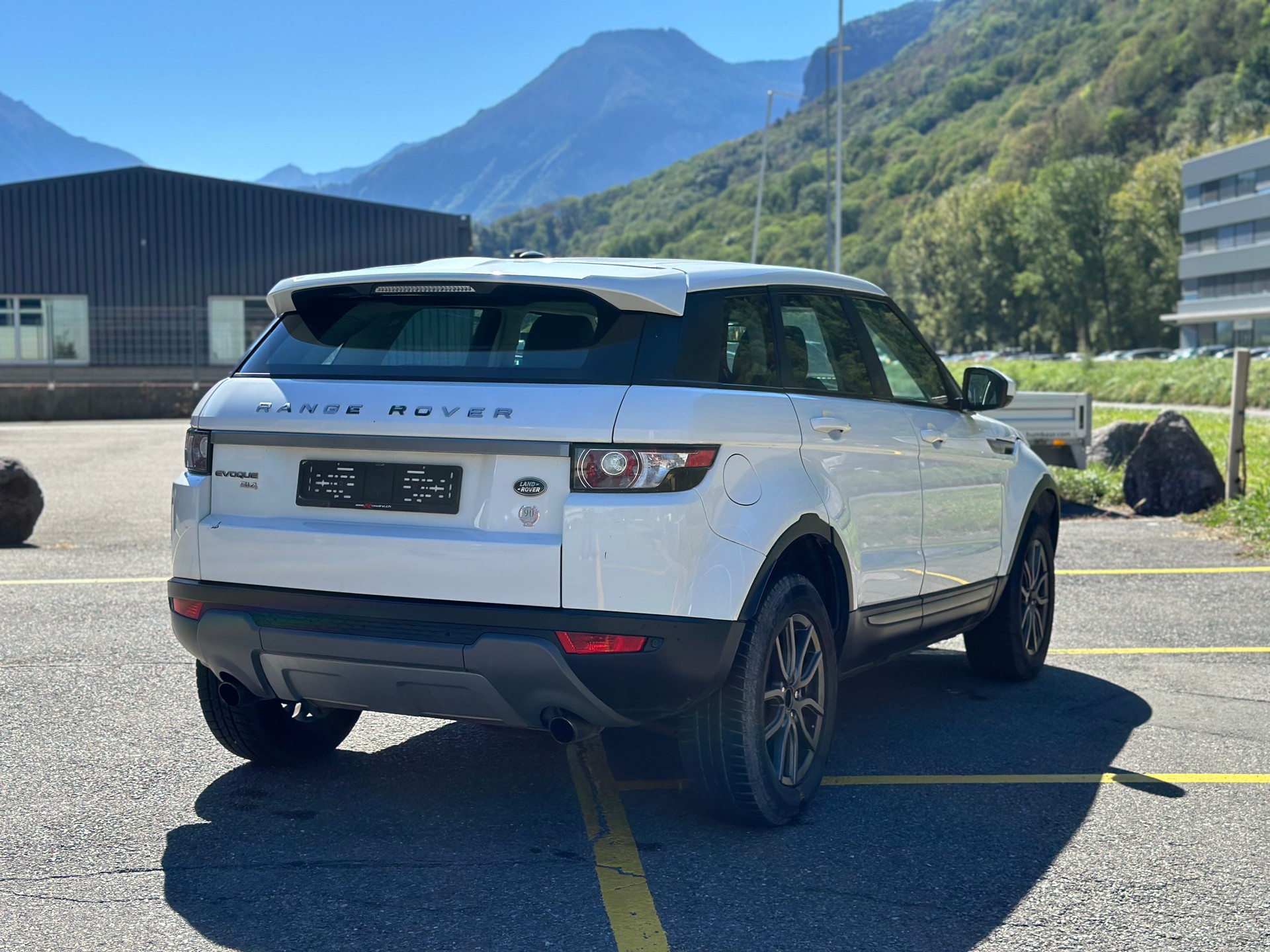LAND ROVER Range Rover Evoque 2.0 Si4 Pure AT9-image-4