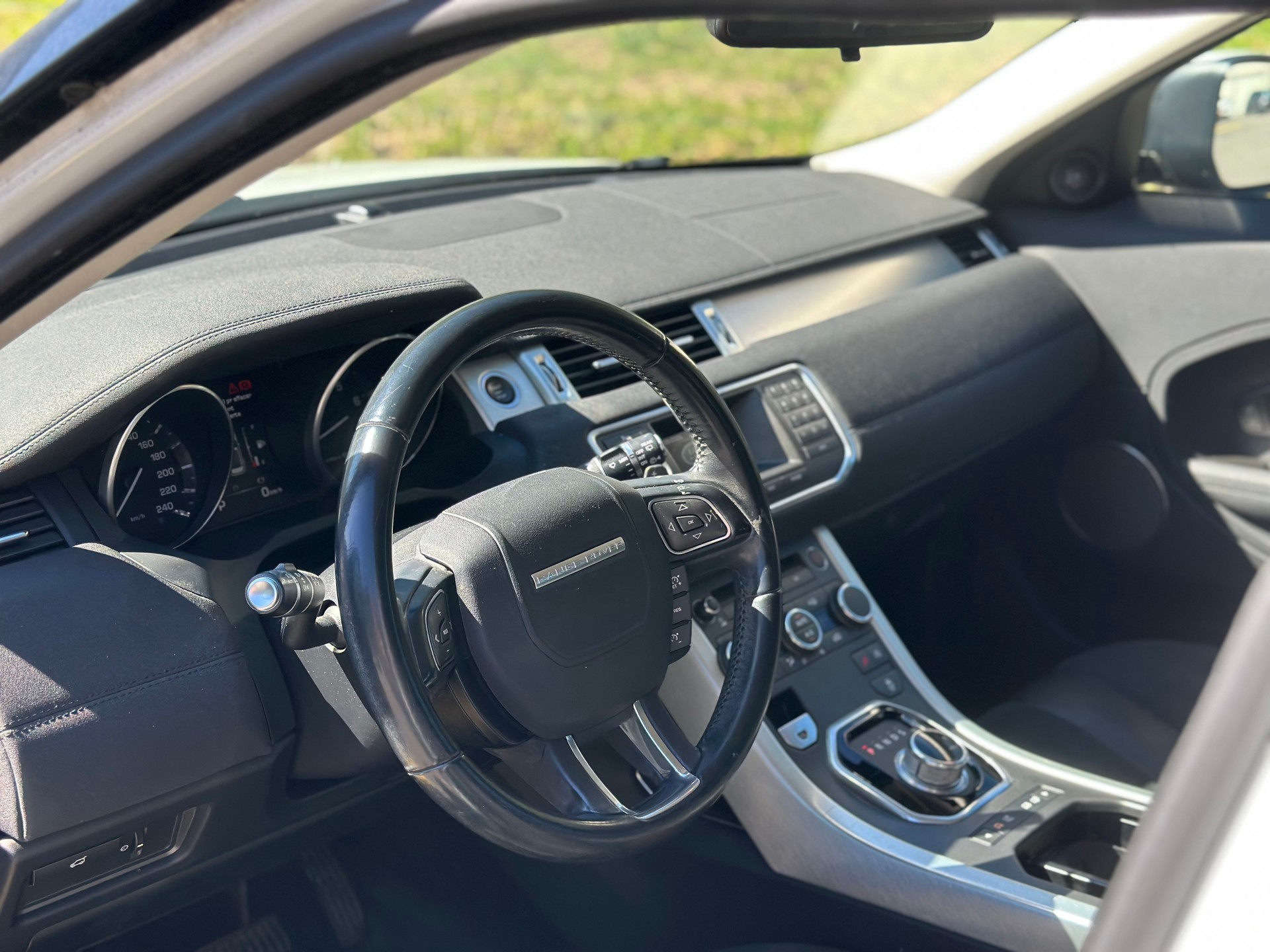 LAND ROVER Range Rover Evoque 2.0 Si4 Pure AT9-image-9