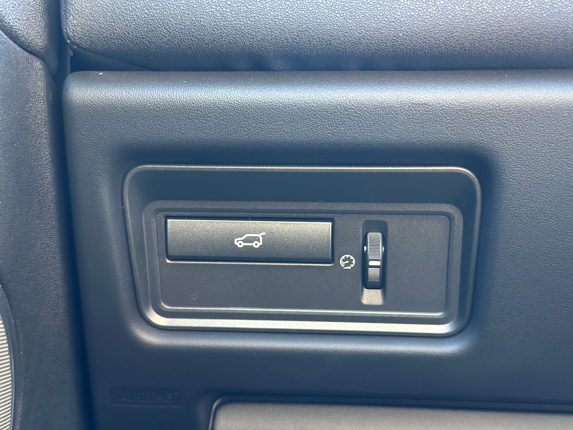 LAND ROVER Range Rover Evoque 2.0 Si4 Pure AT9-image-19