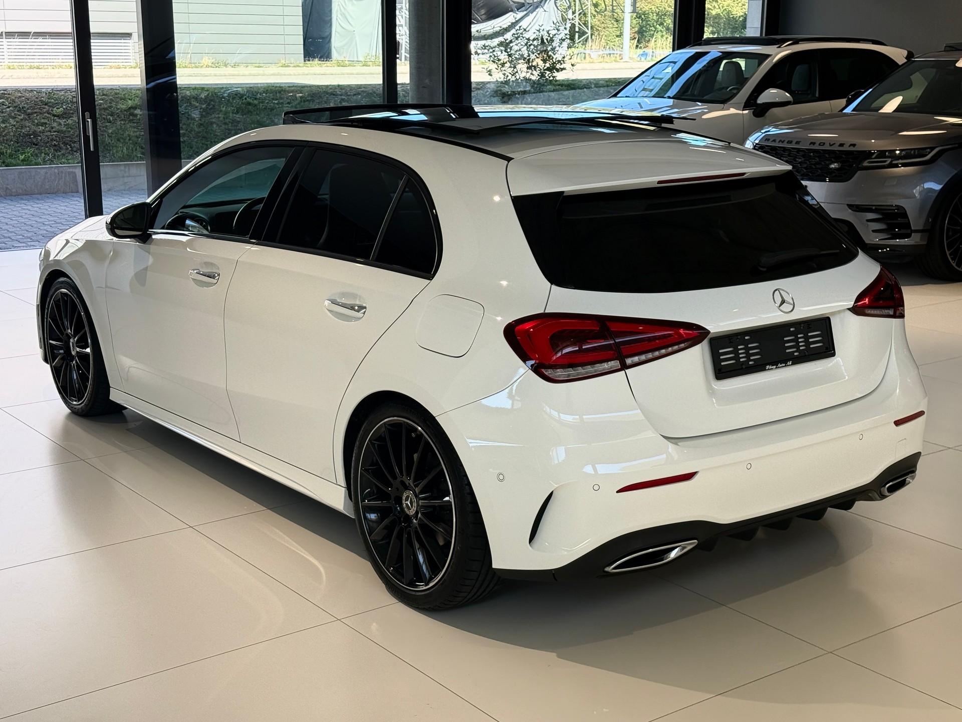MERCEDES-BENZ A 250 AMG Line 7G-DCT ***Frisch ab Mercedes-Benz Service***Neue Bremsen vorne+hinten***Panoramadach***-image-28