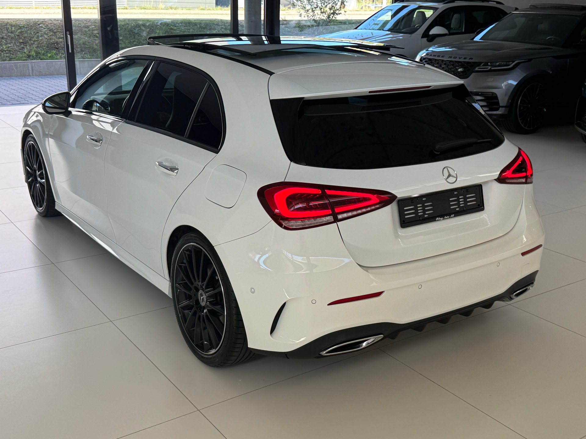 MERCEDES-BENZ A 250 AMG Line 7G-DCT ***Frisch ab Mercedes-Benz Service***Neue Bremsen vorne+hinten***Panoramadach***-image-29
