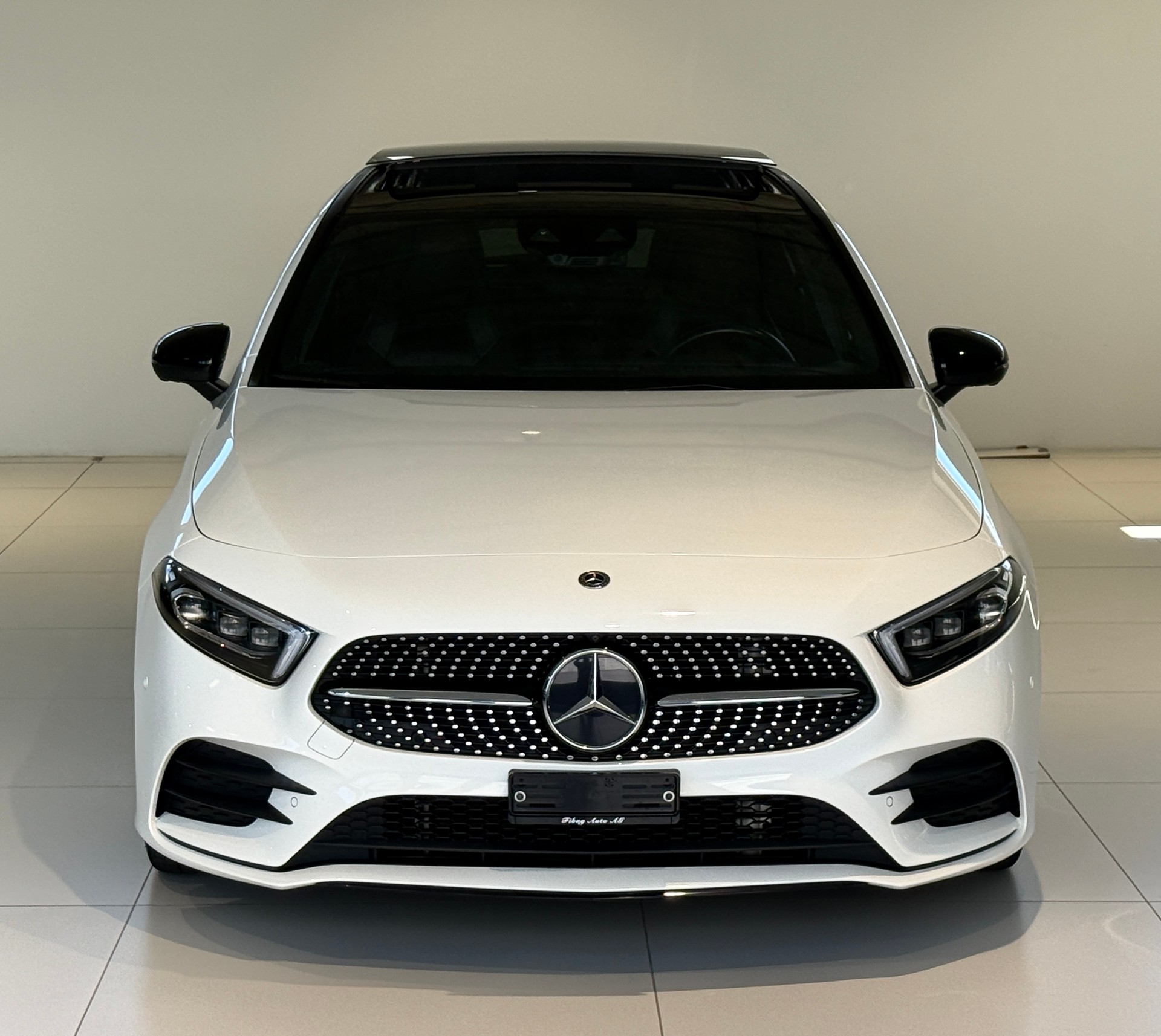 MERCEDES-BENZ A 250 AMG Line 7G-DCT ***Frisch ab Mercedes-Benz Service***Neue Bremsen vorne+hinten***Panoramadach***-image-4