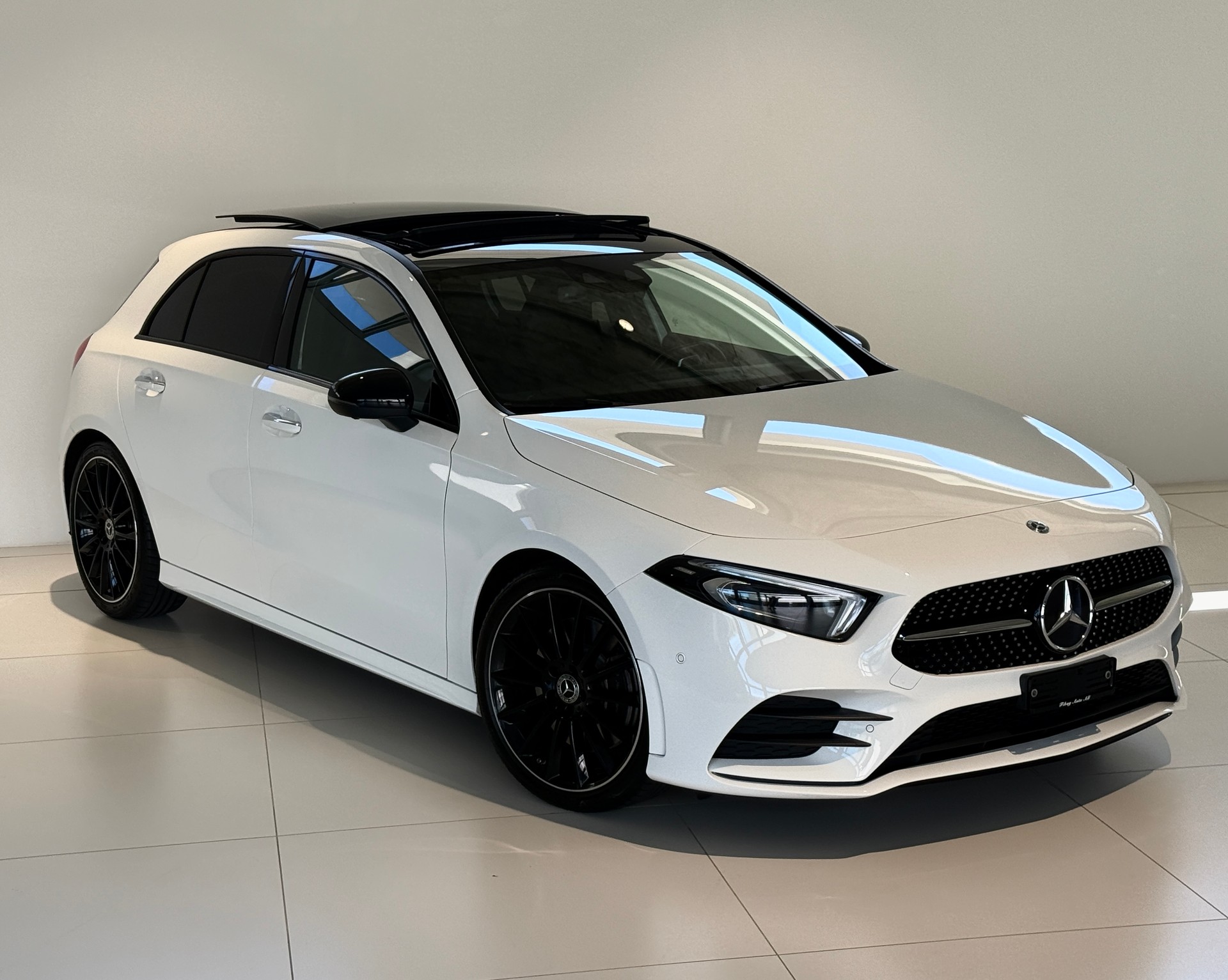 MERCEDES-BENZ A 250 AMG Line 7G-DCT ***Frisch ab Mercedes-Benz Service***Neue Bremsen vorne+hinten***Panoramadach***-image-35