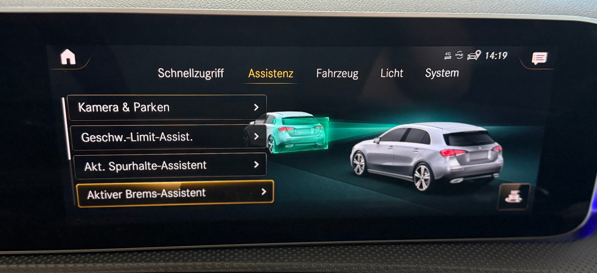 MERCEDES-BENZ A 250 AMG Line 7G-DCT ***Frisch ab Mercedes-Benz Service***Neue Bremsen vorne+hinten***Panoramadach***-image-24