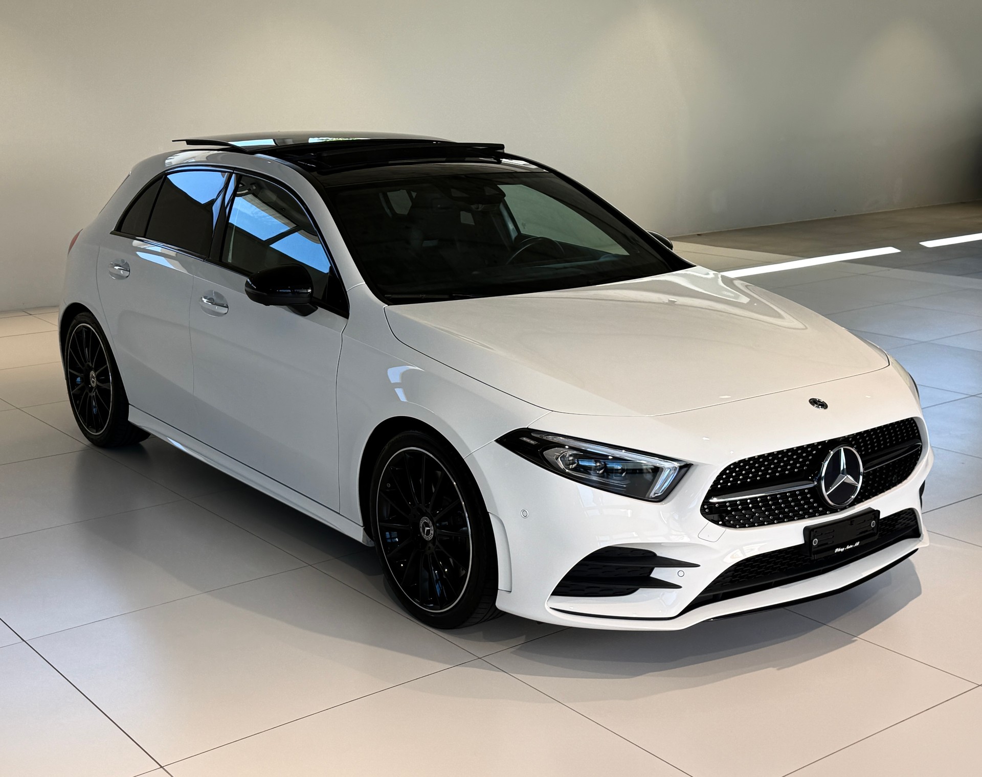 MERCEDES-BENZ A 250 AMG Line 7G-DCT ***Frisch ab Mercedes-Benz Service***Neue Bremsen vorne+hinten***Panoramadach***-image-34