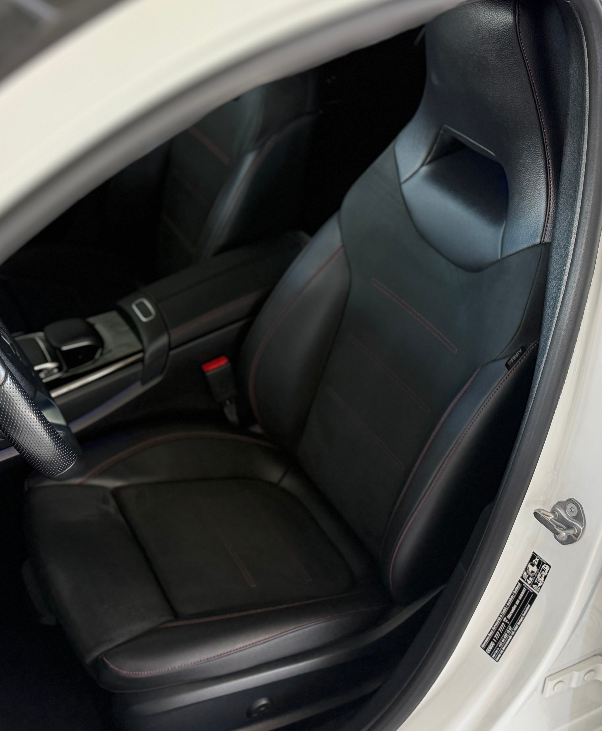 MERCEDES-BENZ A 250 AMG Line 7G-DCT ***Frisch ab Mercedes-Benz Service***Neue Bremsen vorne+hinten***Panoramadach***-image-9