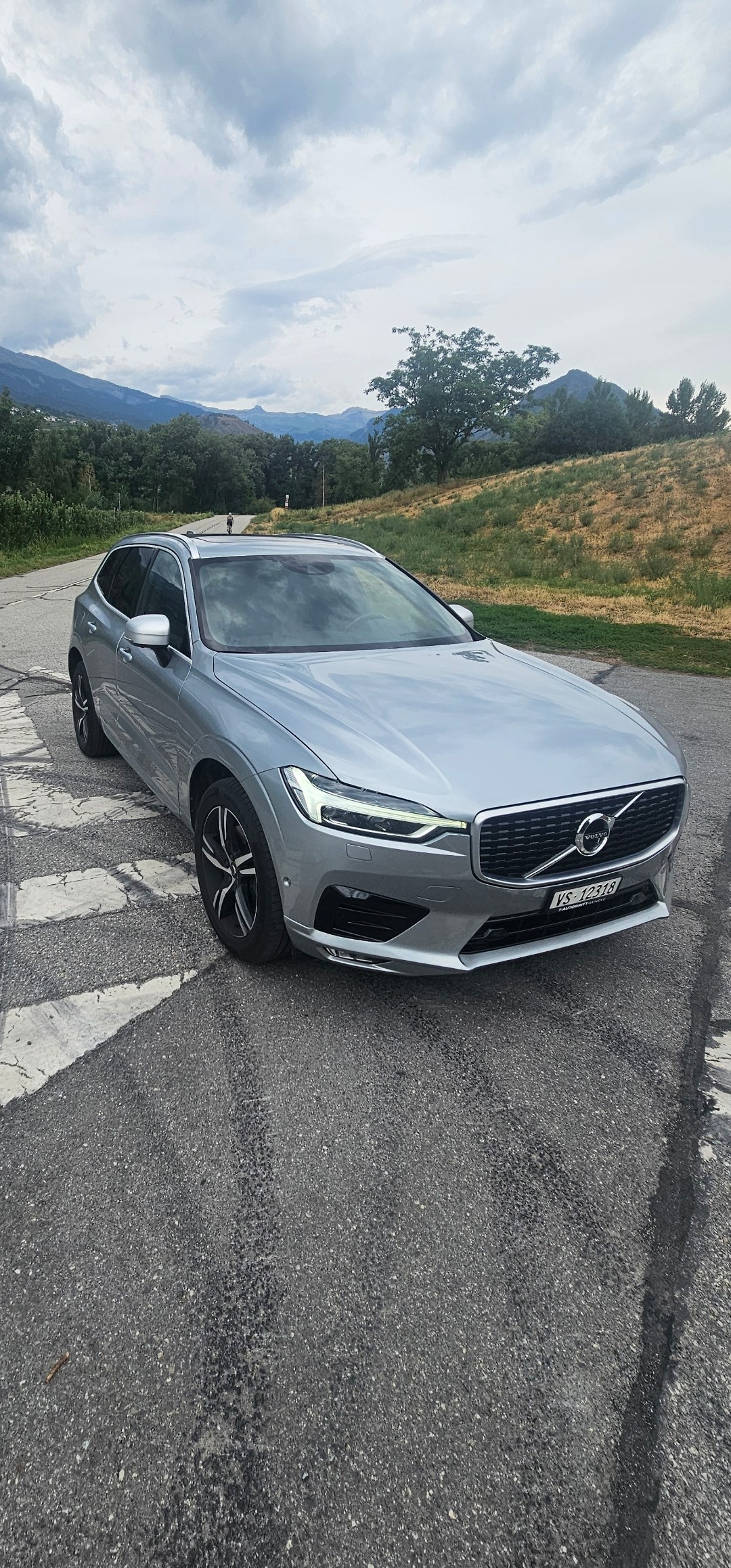 VOLVO 2.0 D5 R-Design AWD-image-0
