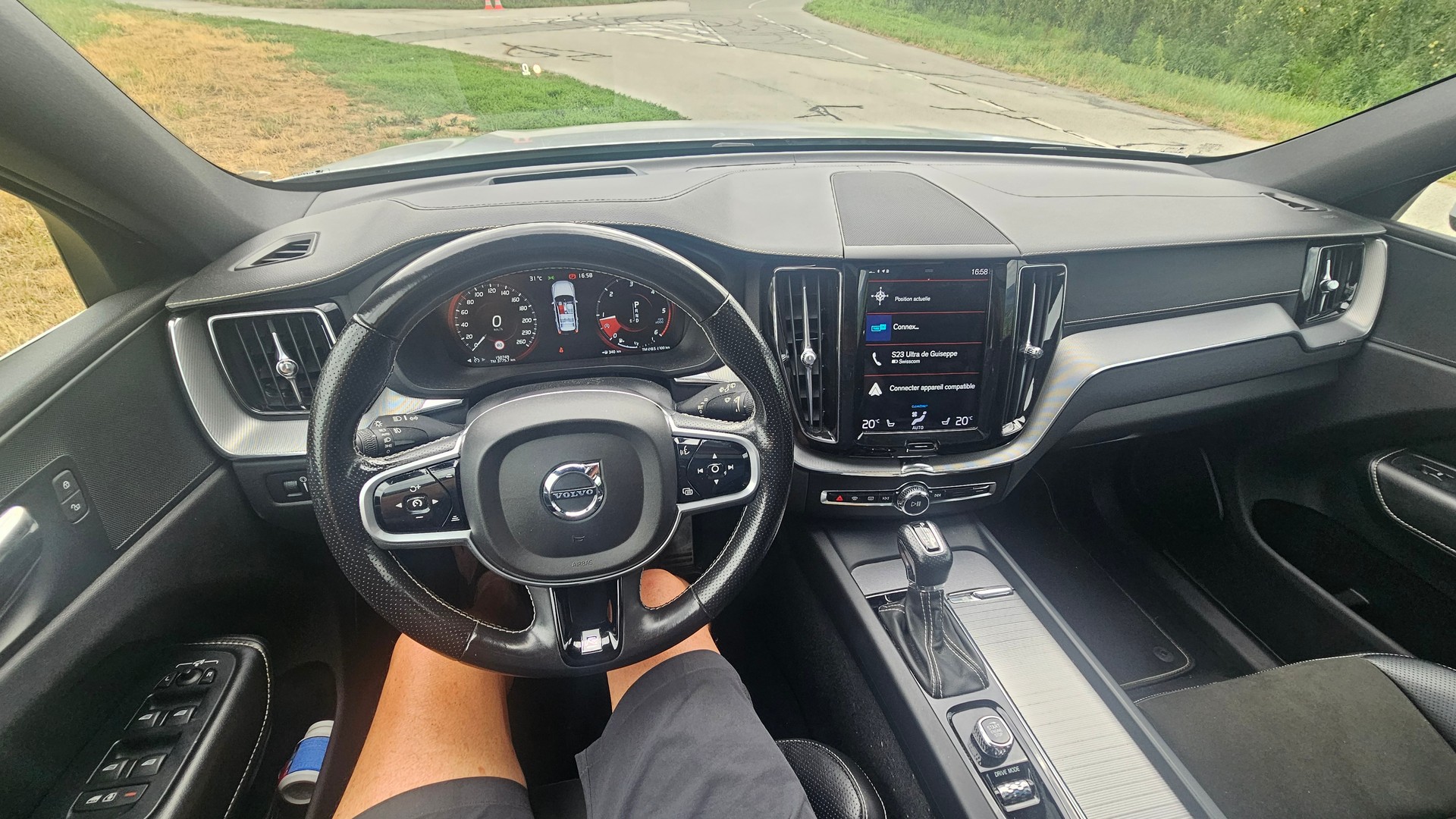 VOLVO 2.0 D5 R-Design AWD-image-5