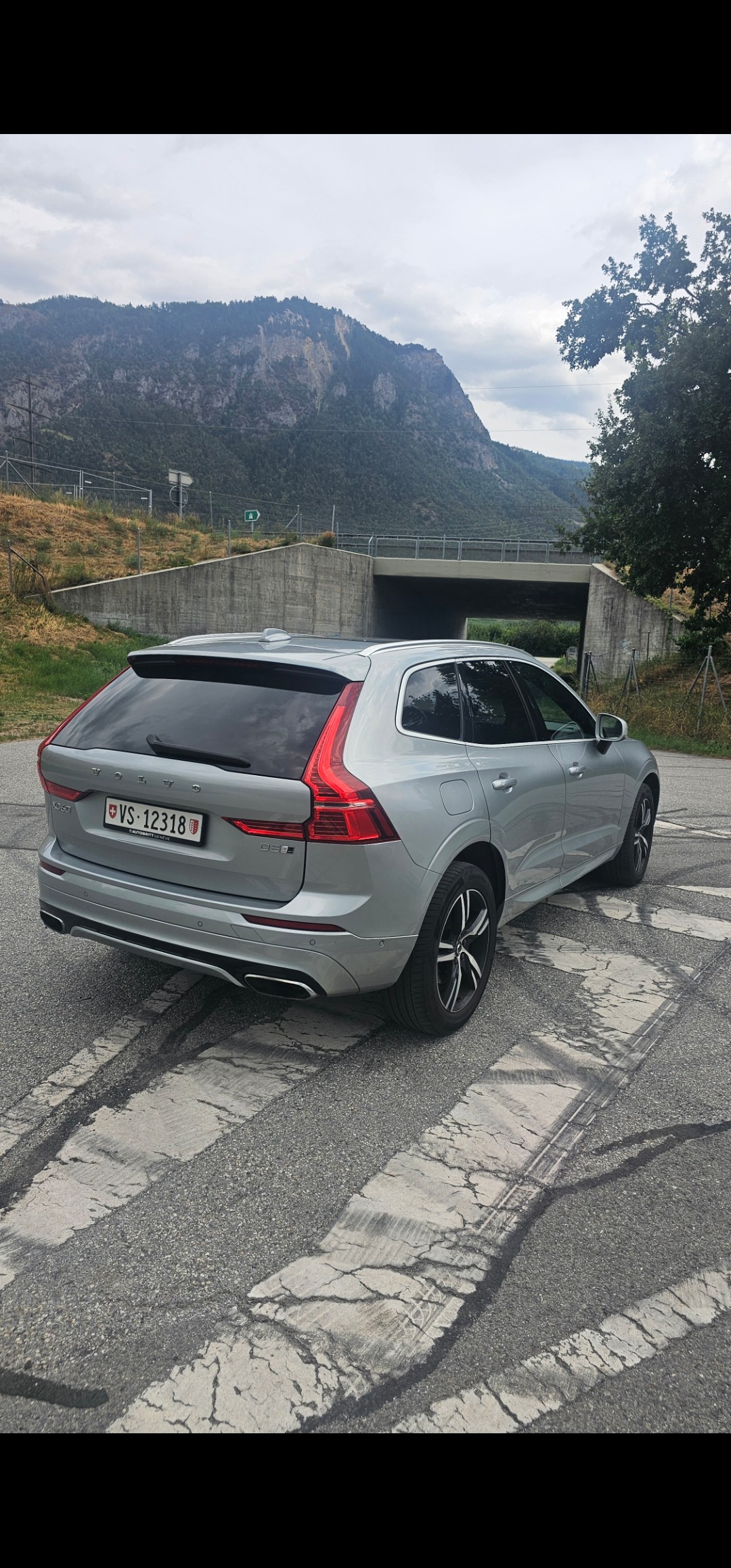 VOLVO 2.0 D5 R-Design AWD-image-4