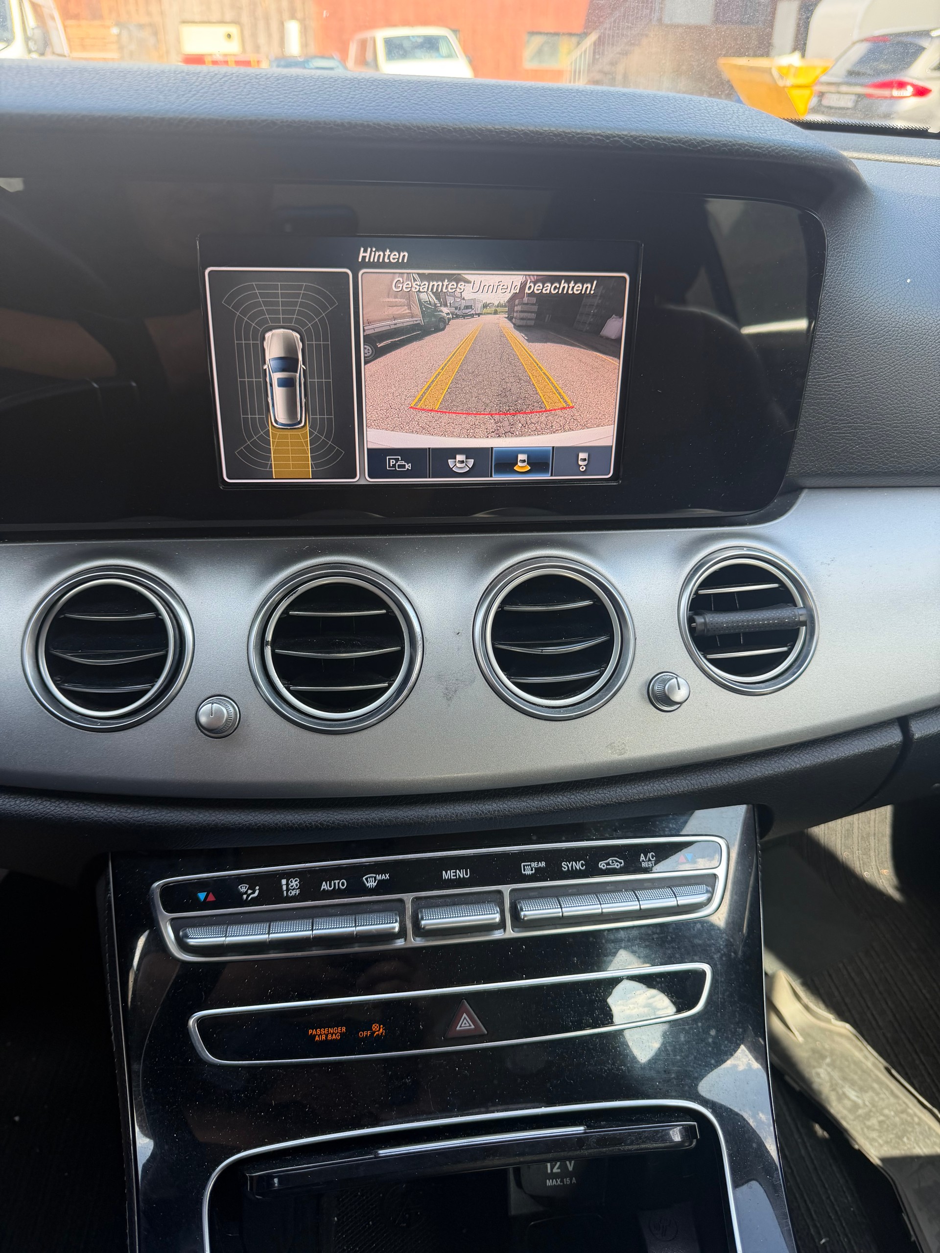 MERCEDES-BENZ E 200 4 Matic 9G-Tronic-image-8