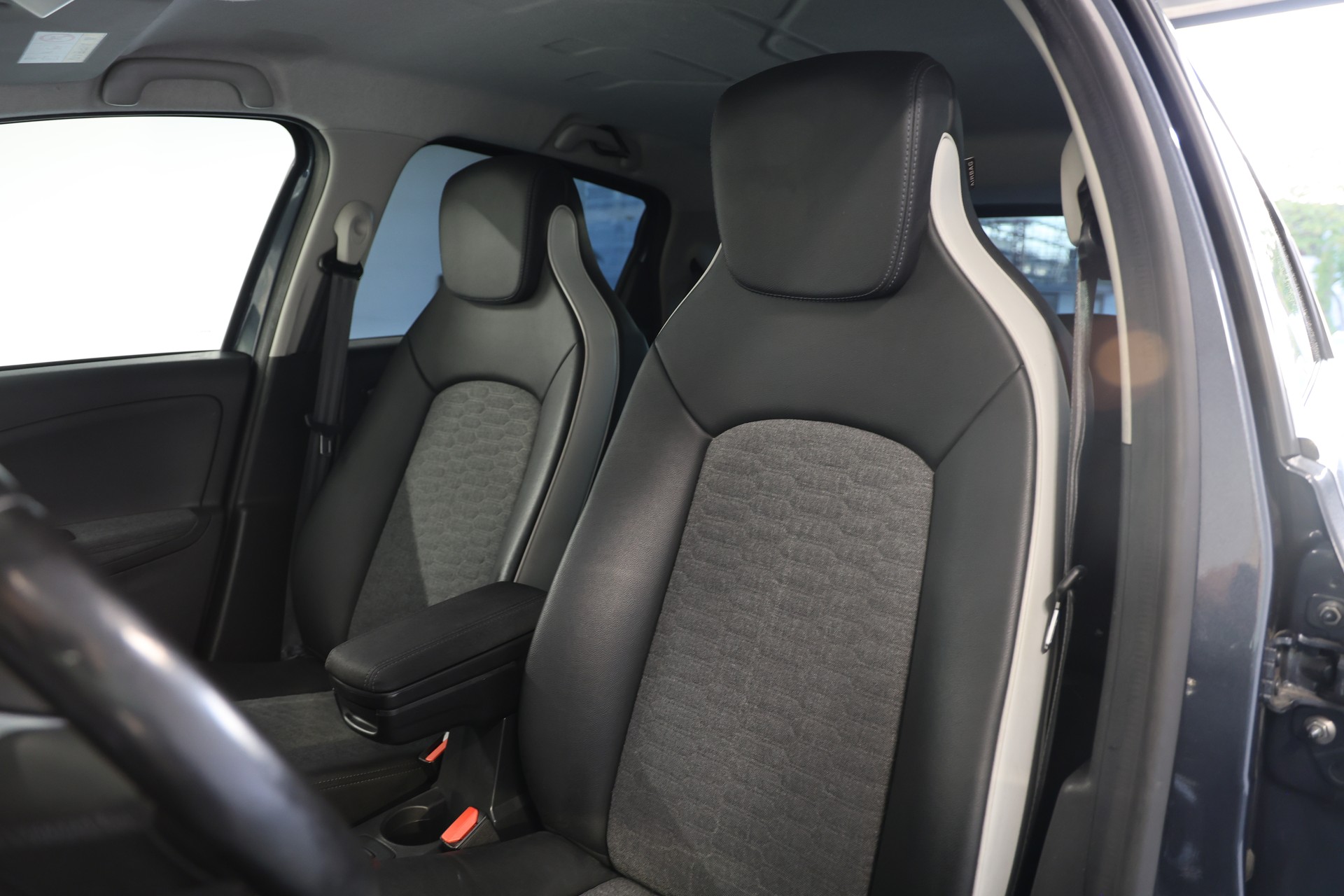 RENAULT Zoe R135 Intens *Batteriemotor ersetzt* *Frisch ab MFK*-image-6