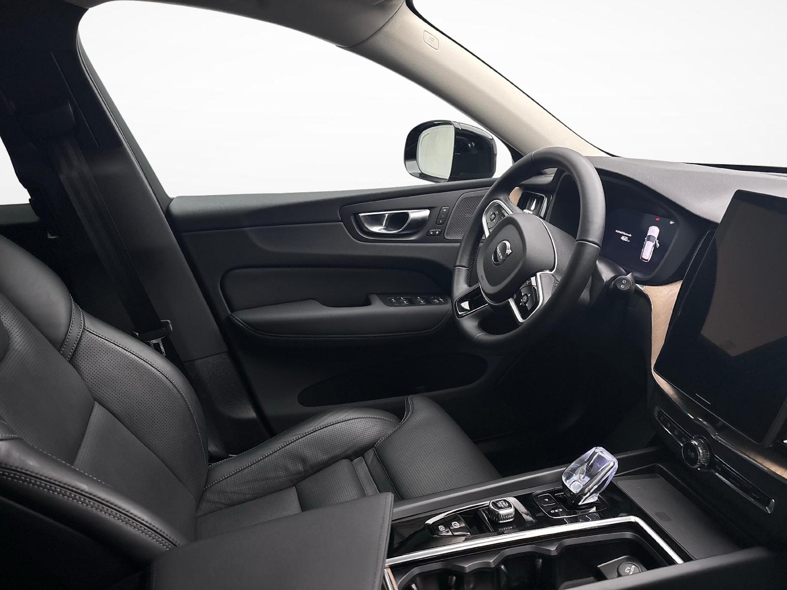 VOLVO XC60 2.0 T6 TE Plus Dark eAWD-image-9