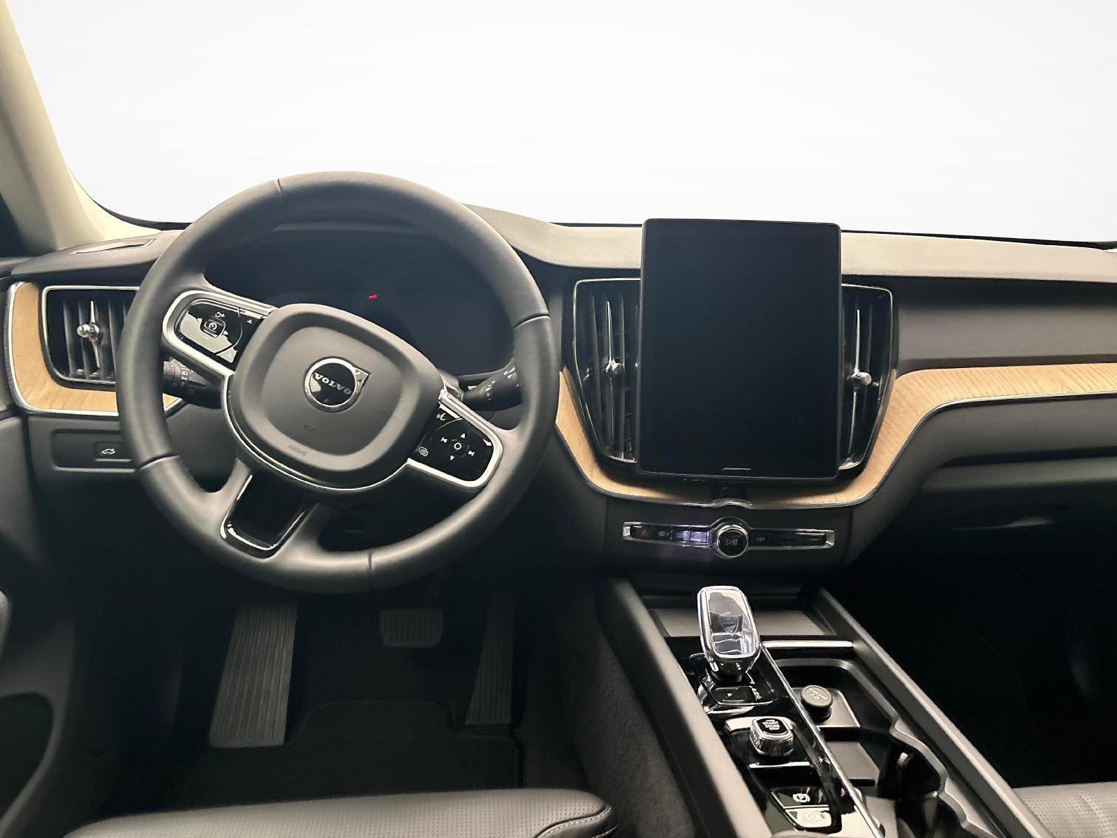 VOLVO XC60 2.0 T6 TE Plus Dark eAWD-image-8