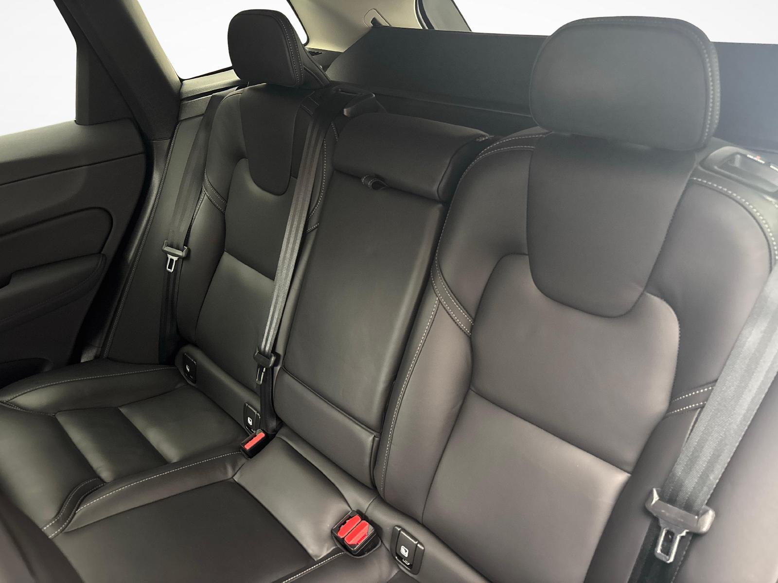 VOLVO XC60 2.0 T6 TE Plus Dark eAWD-image-10