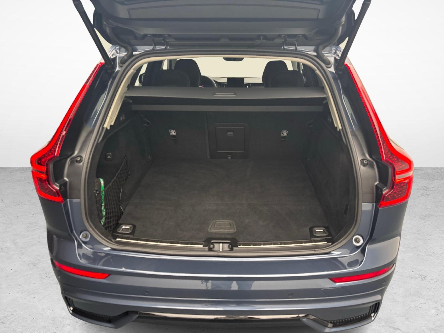 VOLVO XC60 2.0 T6 TE Plus Dark eAWD-image-11
