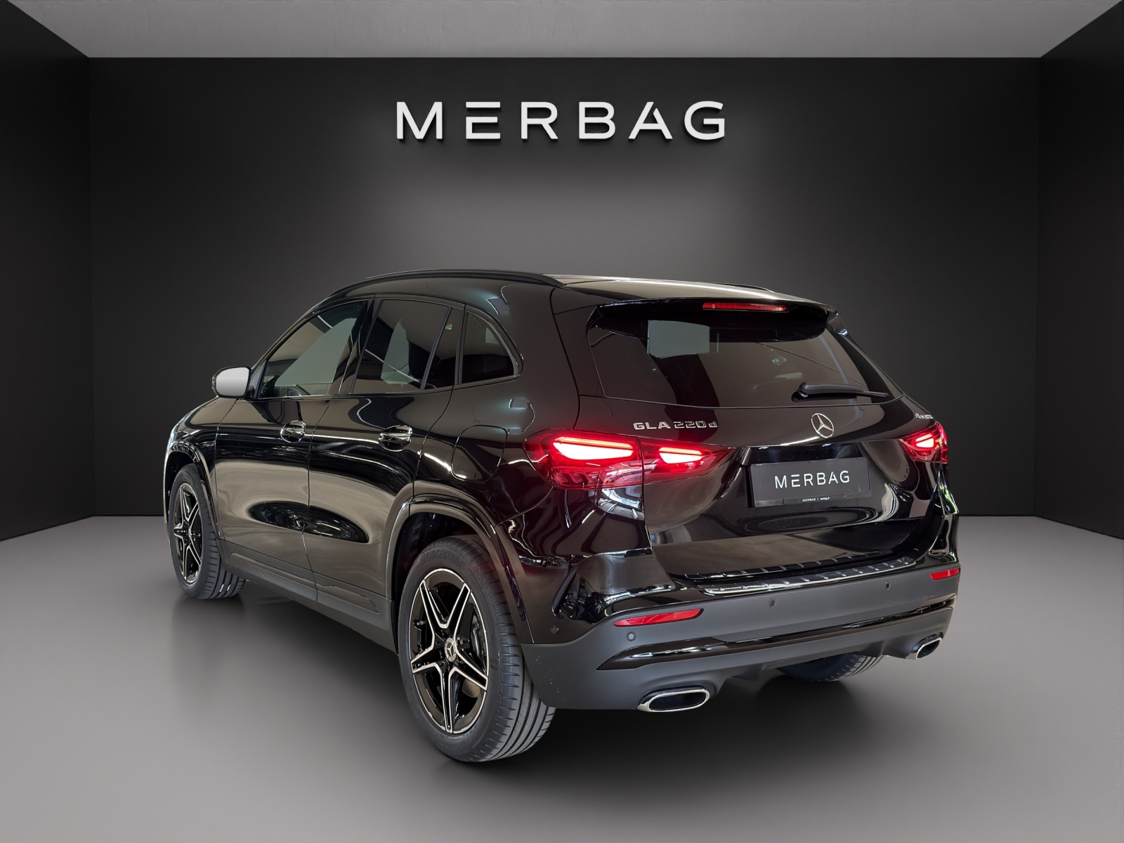 MERCEDES-BENZ GLA 220 d 4MATIC Swiss Star-image-3