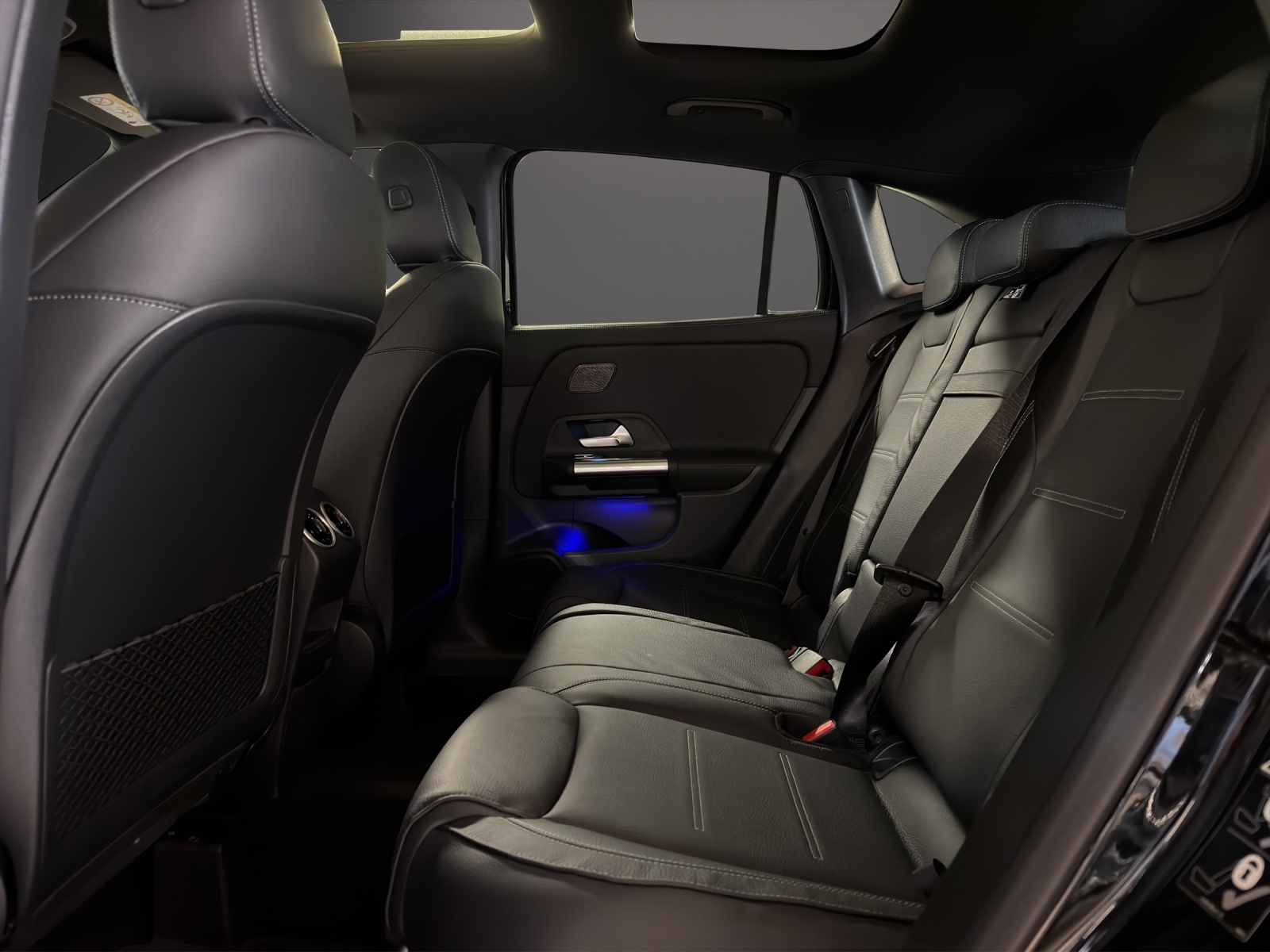 MERCEDES-BENZ GLA 220 d 4MATIC Swiss Star-image-9