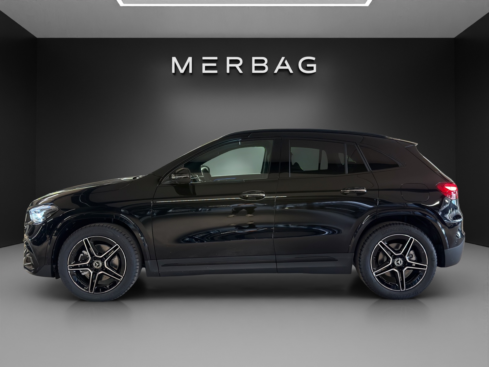 MERCEDES-BENZ GLA 220 d 4MATIC Swiss Star-image-2