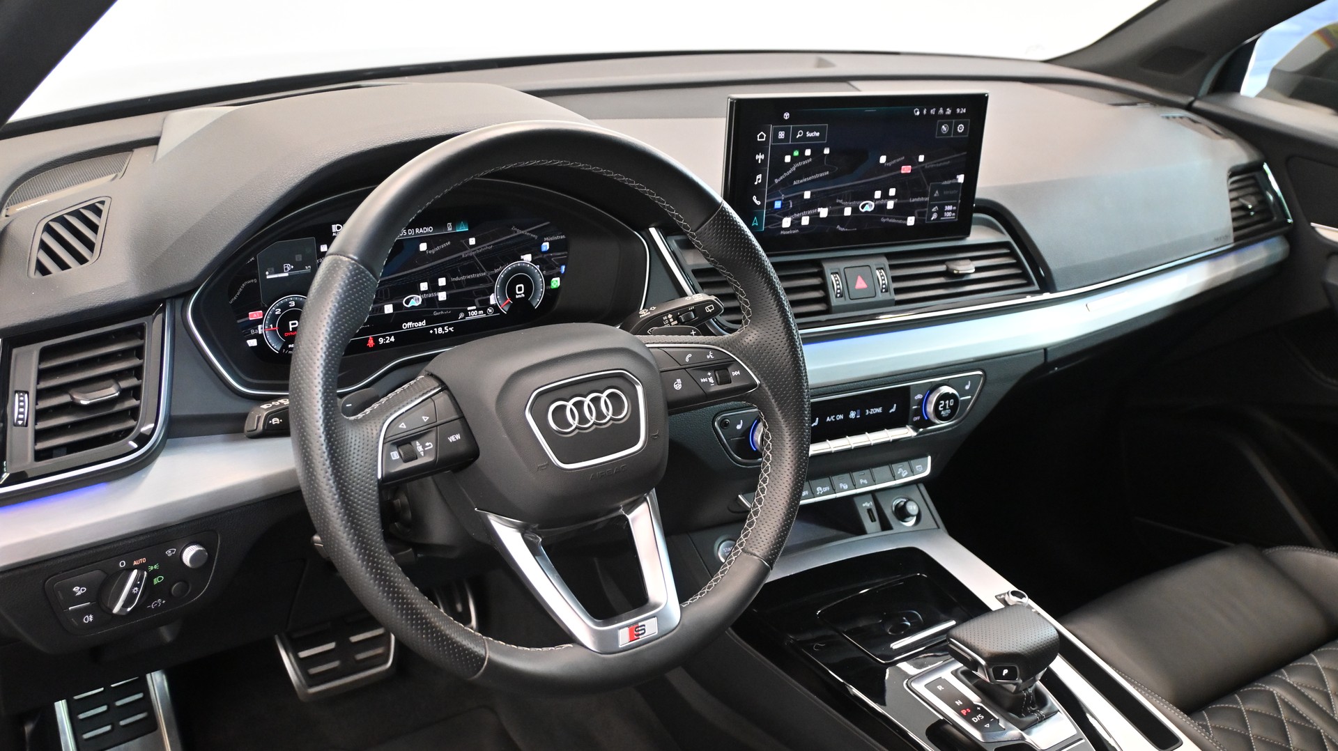AUDI Q5 Sportback 40 TDI Blackedition & S-LINE COMPETITION quattro S-tronic-image-2