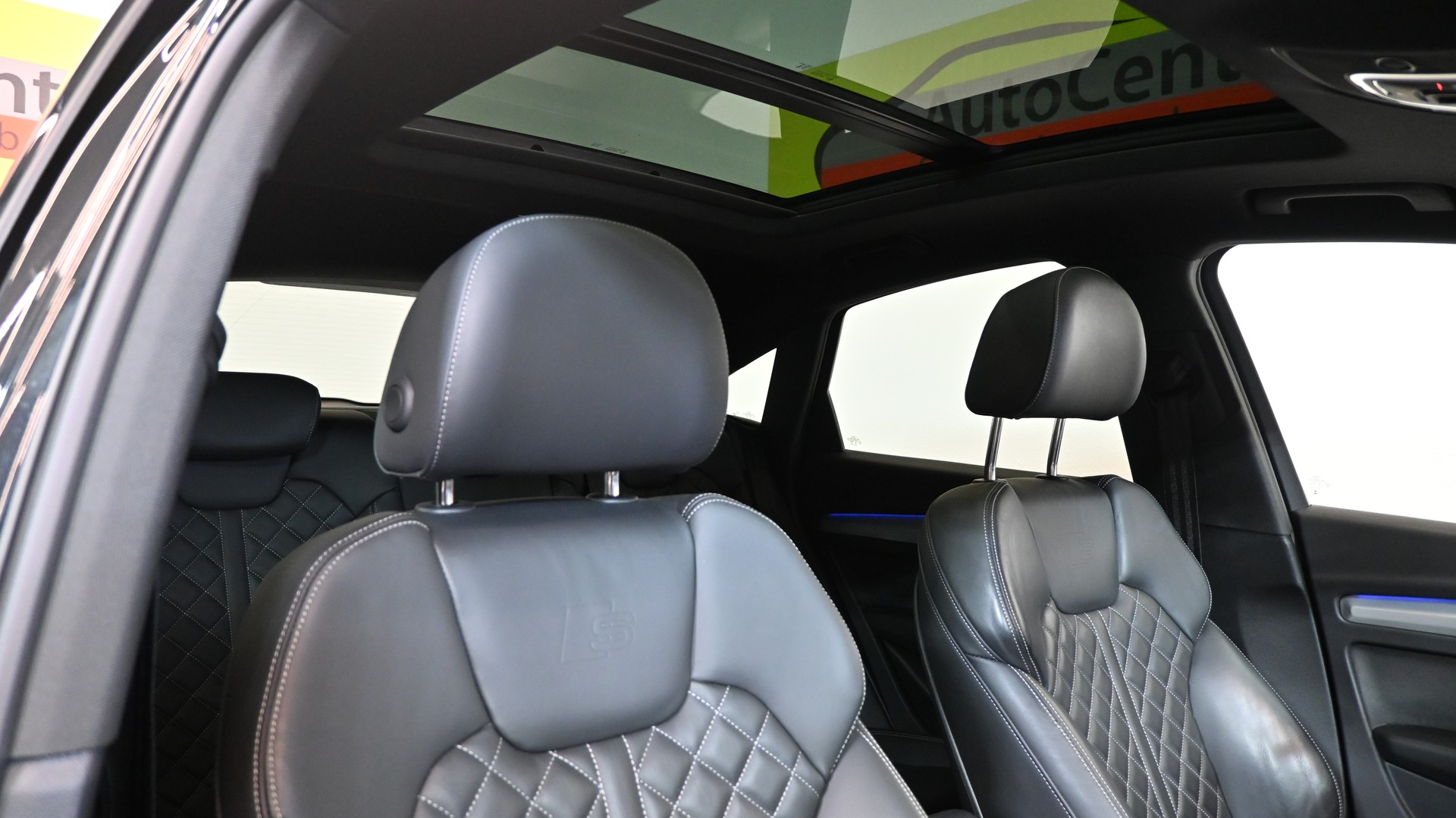 AUDI Q5 Sportback 40 TDI Blackedition & S-LINE COMPETITION quattro S-tronic-image-6