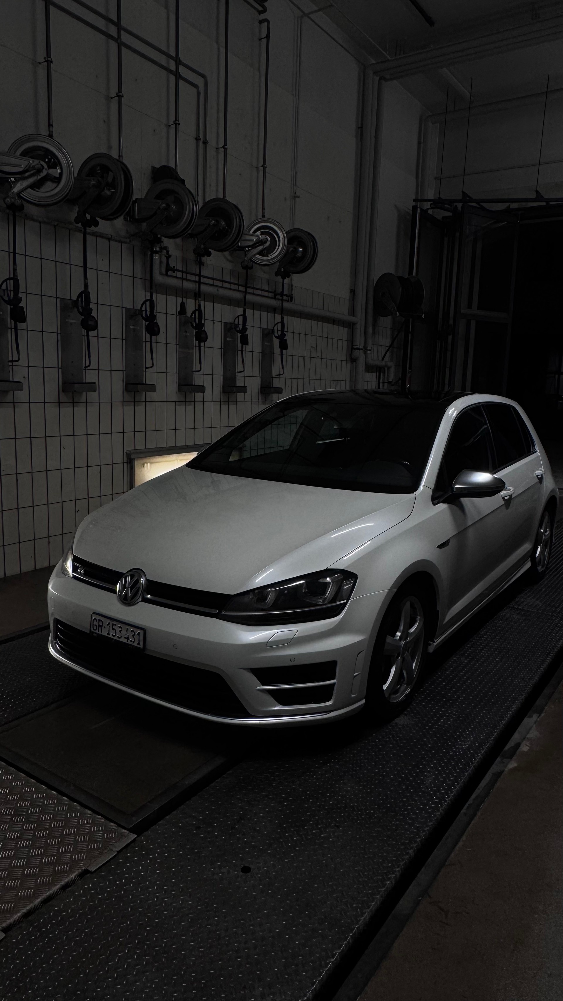 VW 2.0 TSI R DSG 4motion-image-5