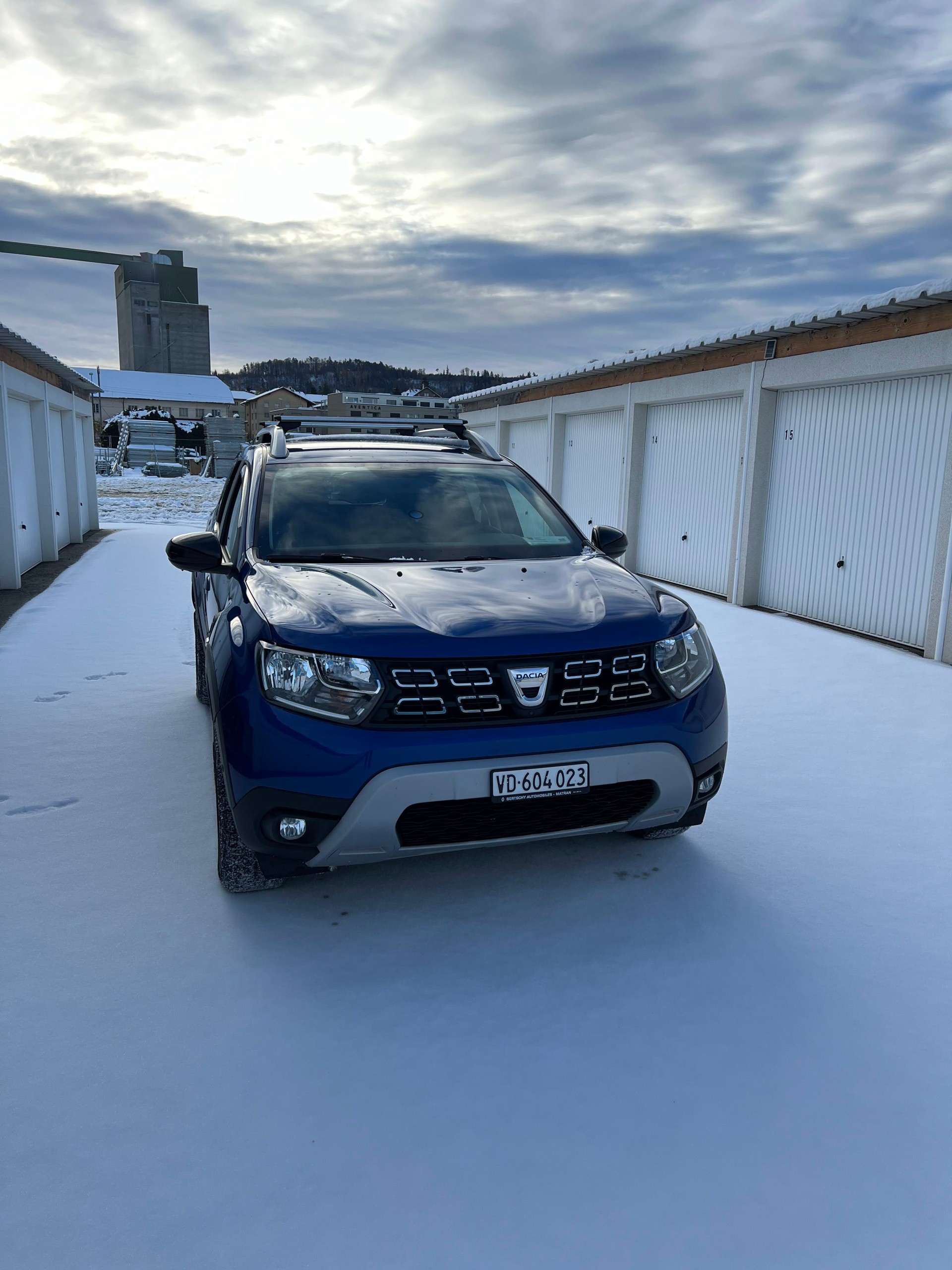 DACIA 1.5 Blue dCi Celebration 4WD-image-3
