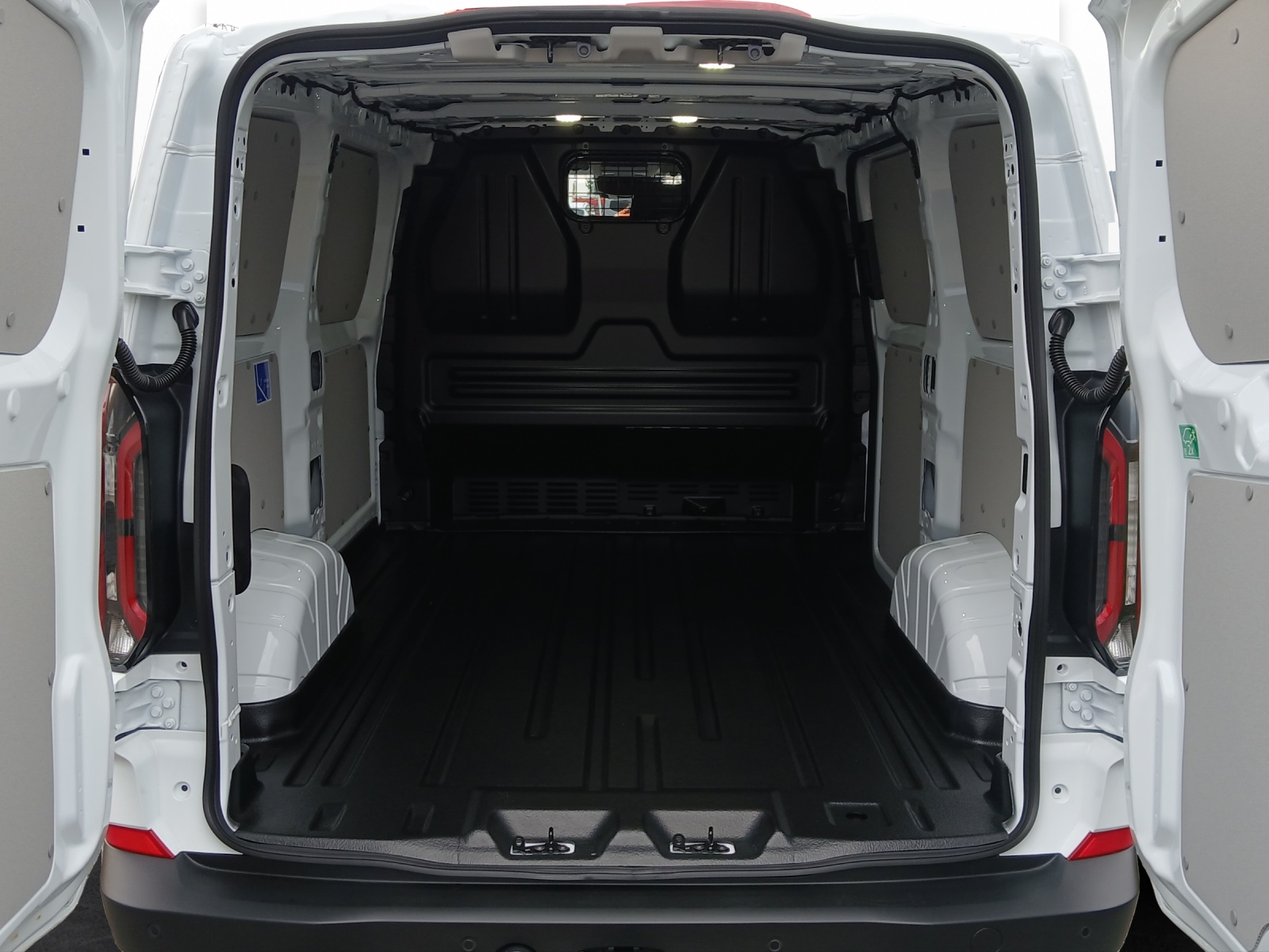 FORD E-Transit Custom Van 320 L1 Trend-image-5