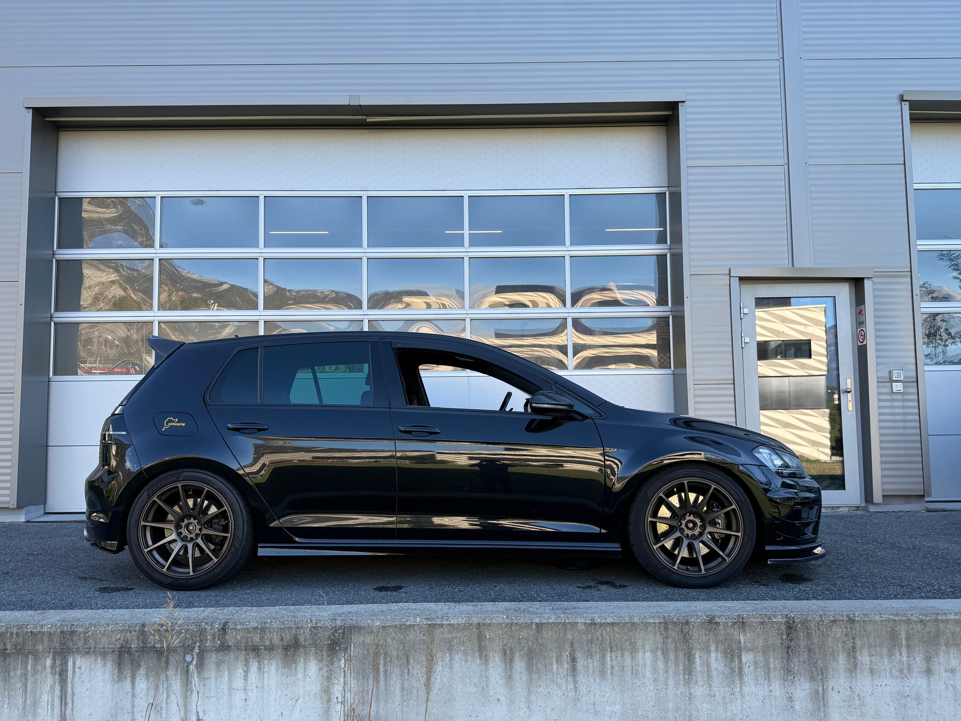VW Golf 2.0 TSI R 4Motion DSG-image-0