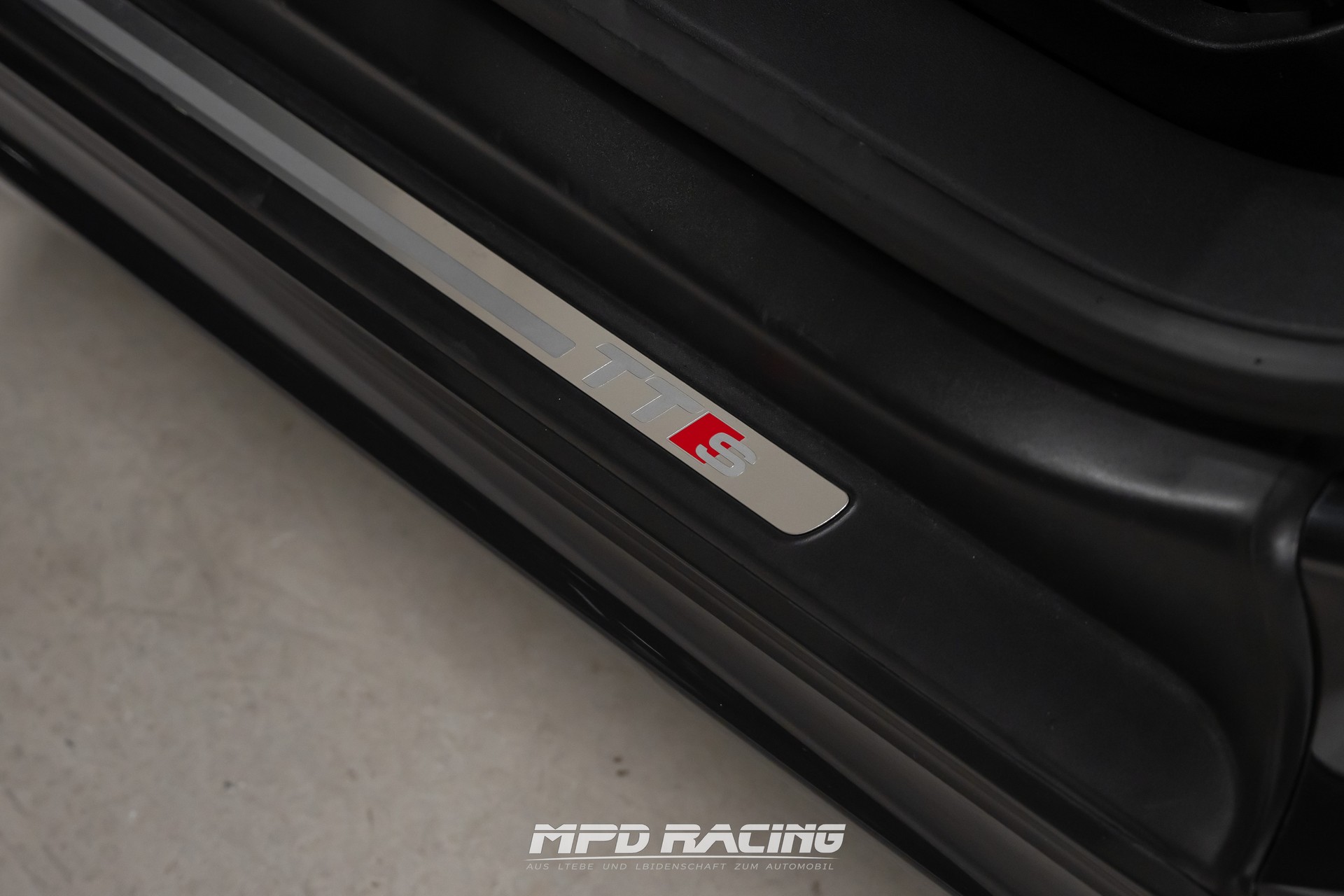 AUDI TTS Roadster 2.0 TFSI quattro-image-15