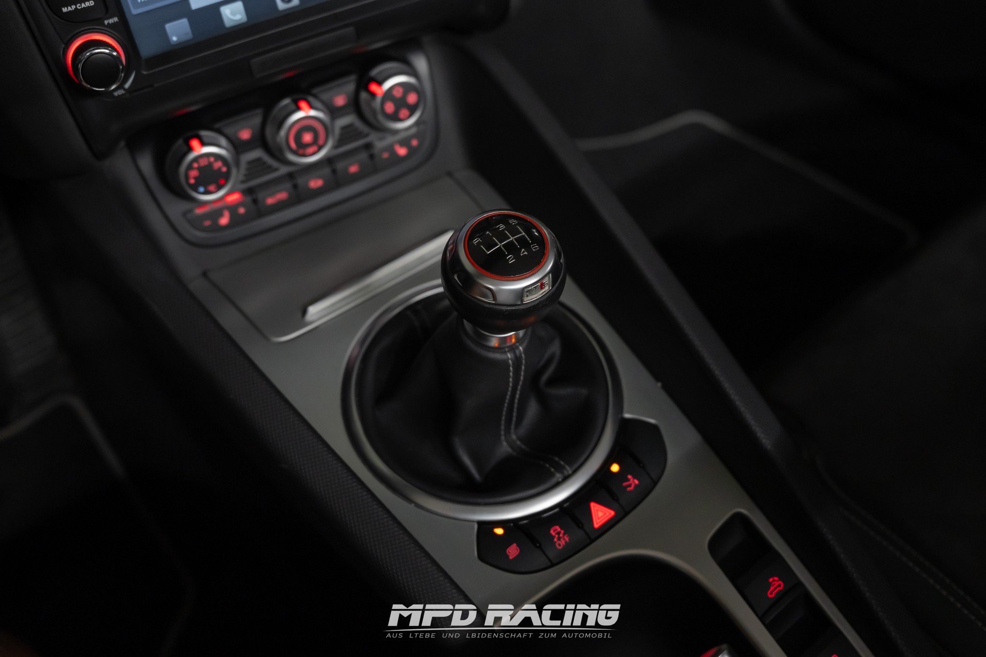 AUDI TTS Roadster 2.0 TFSI quattro-image-25