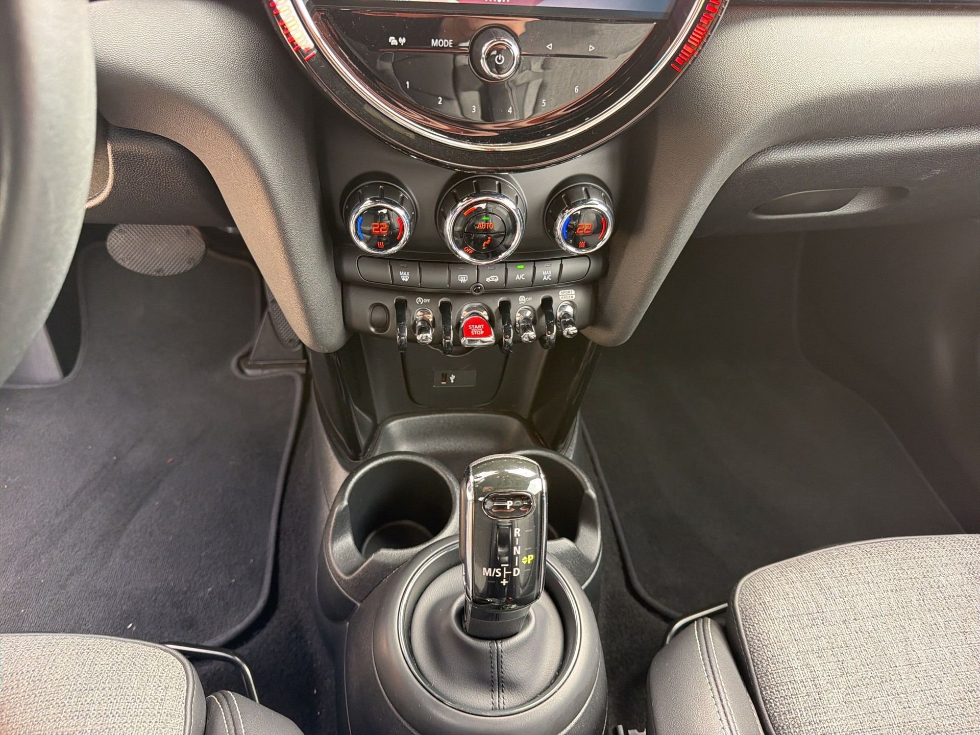 MINI Cooper Steptronic DKG-image-12