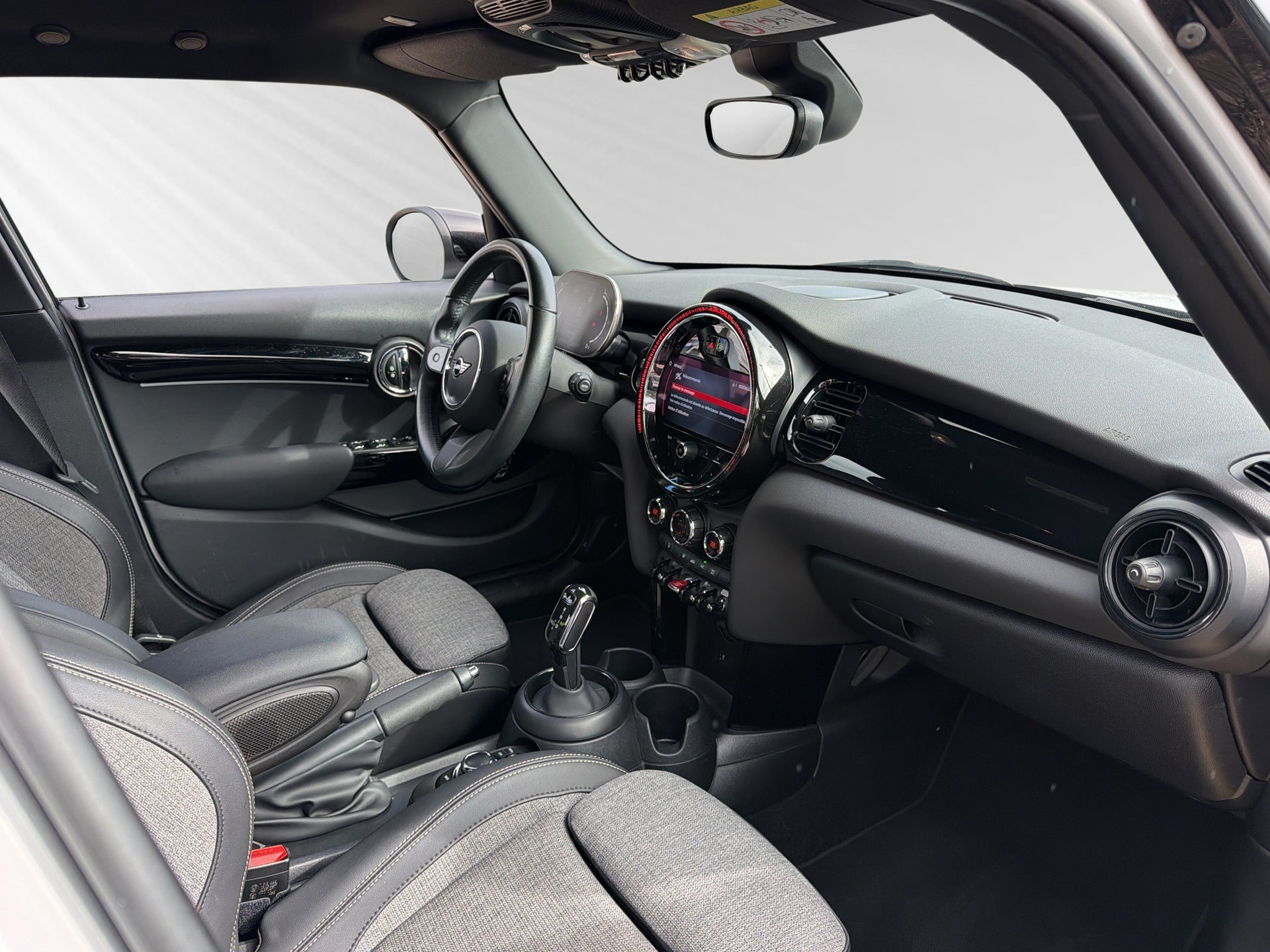MINI Cooper Steptronic DKG-image-4