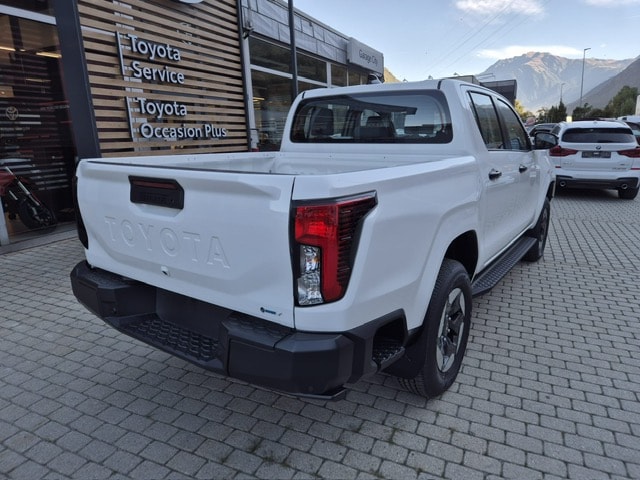 TOYOTA Hilux BEV 59.2 kWh Comfort Double Cab AWD-image-3