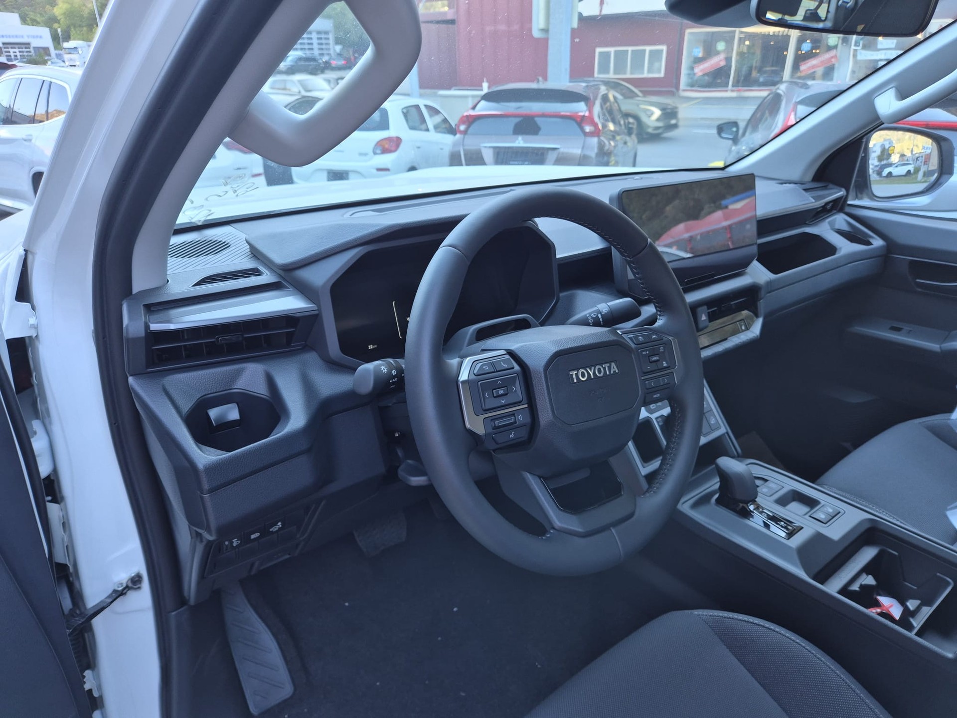 TOYOTA Hilux BEV 59.2 kWh Comfort Double Cab AWD-image-5