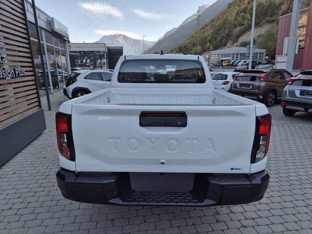 TOYOTA Hilux BEV 59.2 kWh Comfort Double Cab AWD-image-4