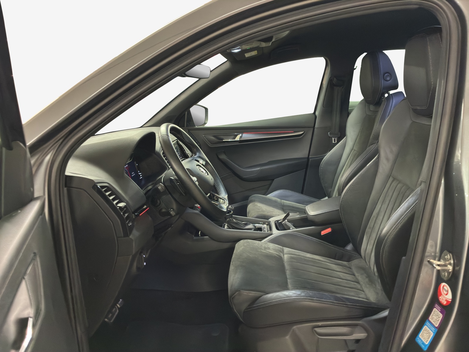SKODA Karoq 2.0 TSI SportLine 4x4 DSG-image-7