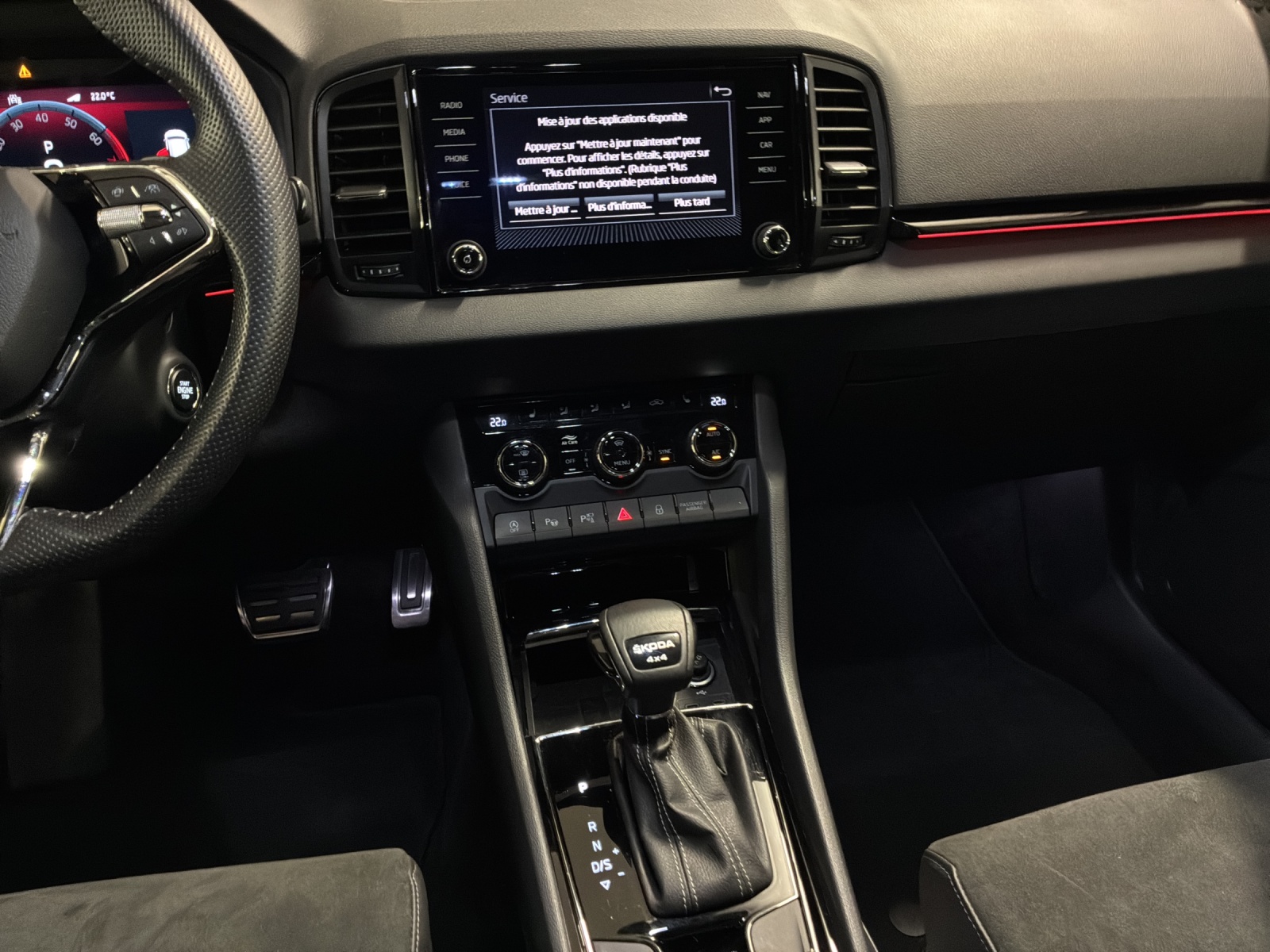 SKODA Karoq 2.0 TSI SportLine 4x4 DSG-image-10