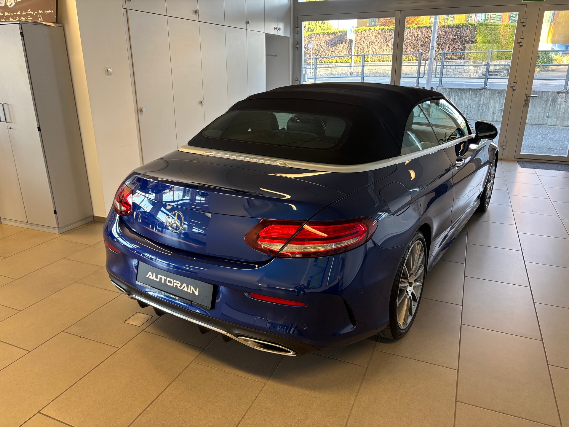 MERCEDES-BENZ C 200 AMG Line Cabriolet 9G-Tronic-image-2