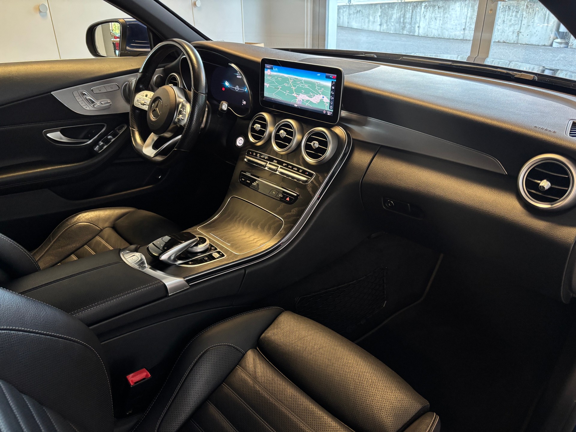 MERCEDES-BENZ C 200 AMG Line Cabriolet 9G-Tronic-image-11