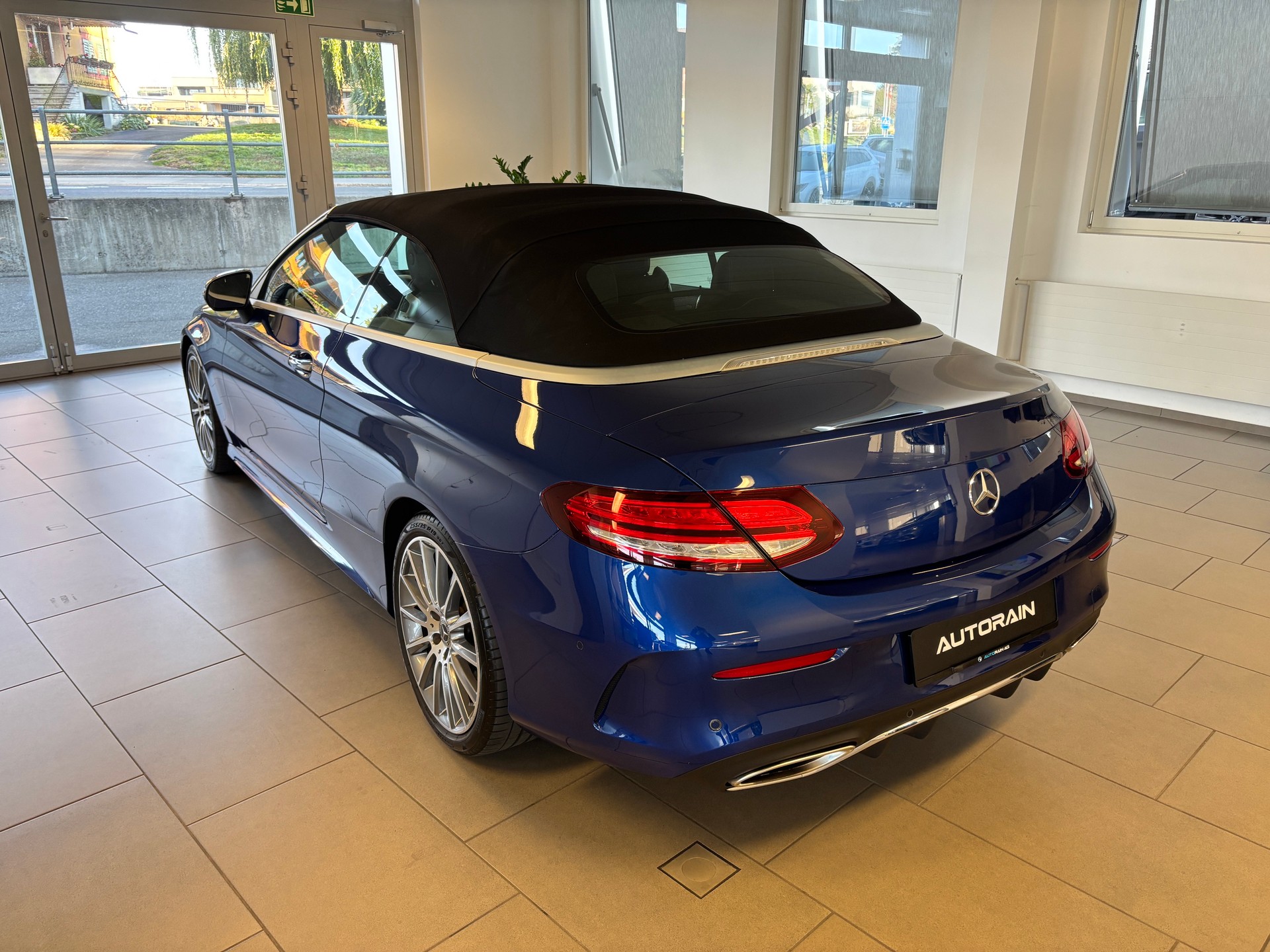 MERCEDES-BENZ C 200 AMG Line Cabriolet 9G-Tronic-image-3