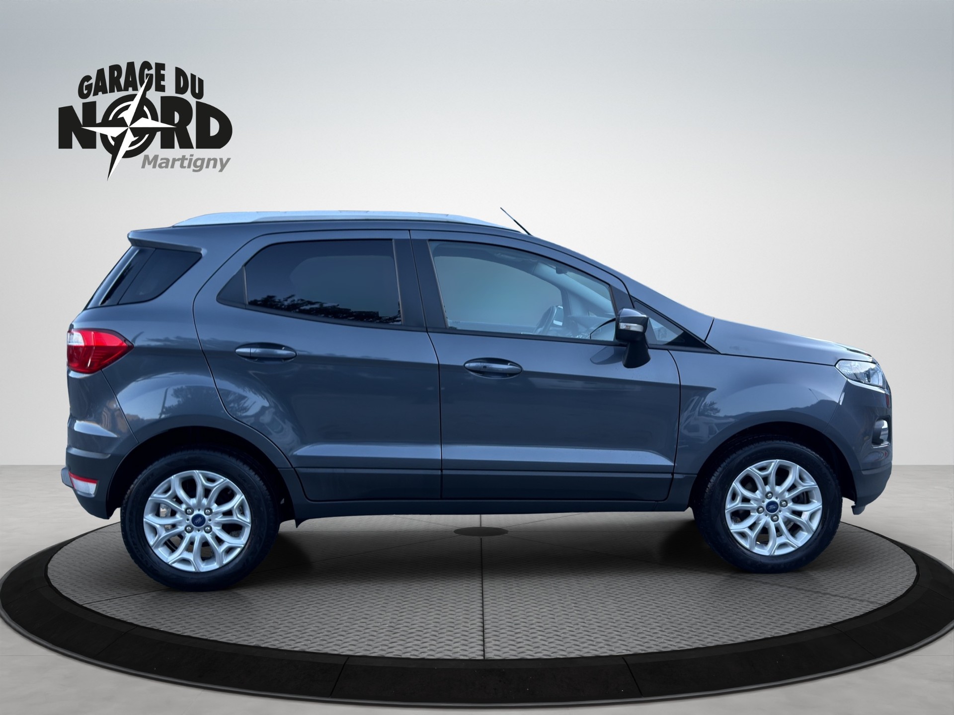 FORD EcoSport 1.5 Titanium PowerShift-image-6