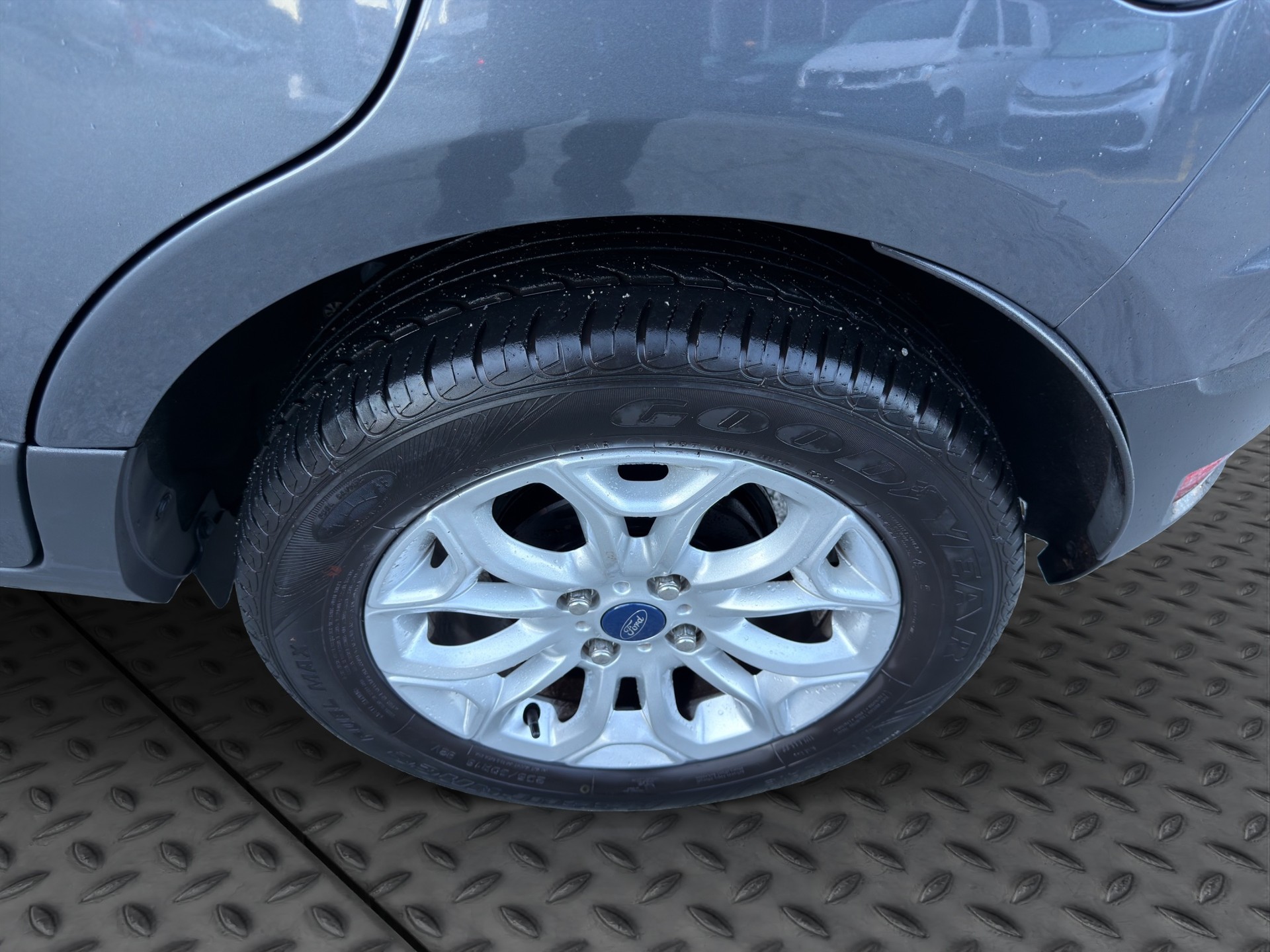 FORD EcoSport 1.5 Titanium PowerShift-image-17