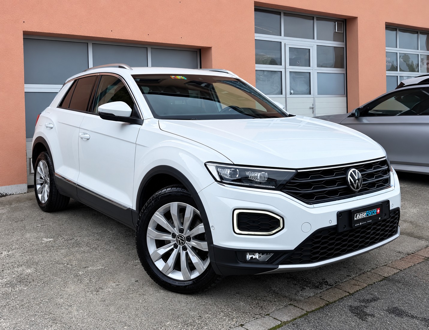 VW T-Roc 2.0 TSI Sport DSG 4Motion-image-0