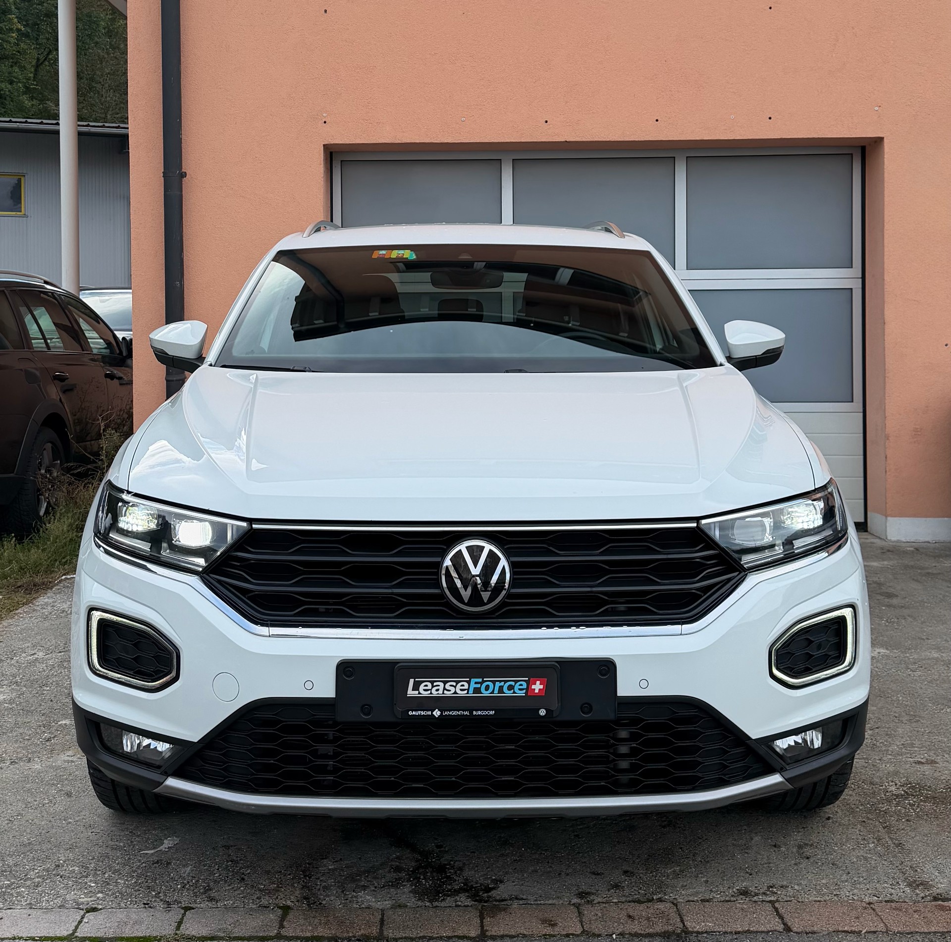 VW T-Roc 2.0 TSI Sport DSG 4Motion-image-2