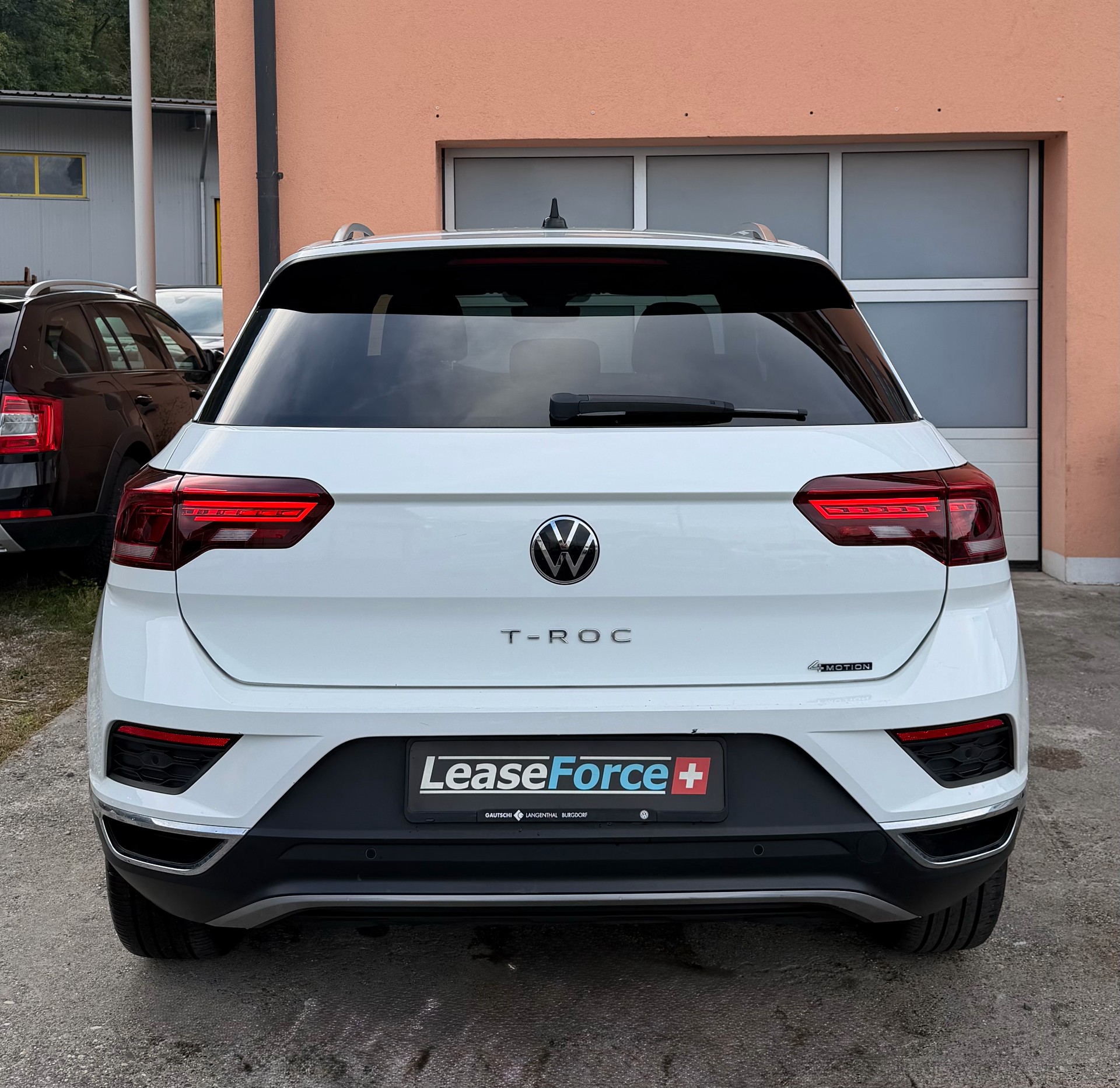 VW T-Roc 2.0 TSI Sport DSG 4Motion-image-3