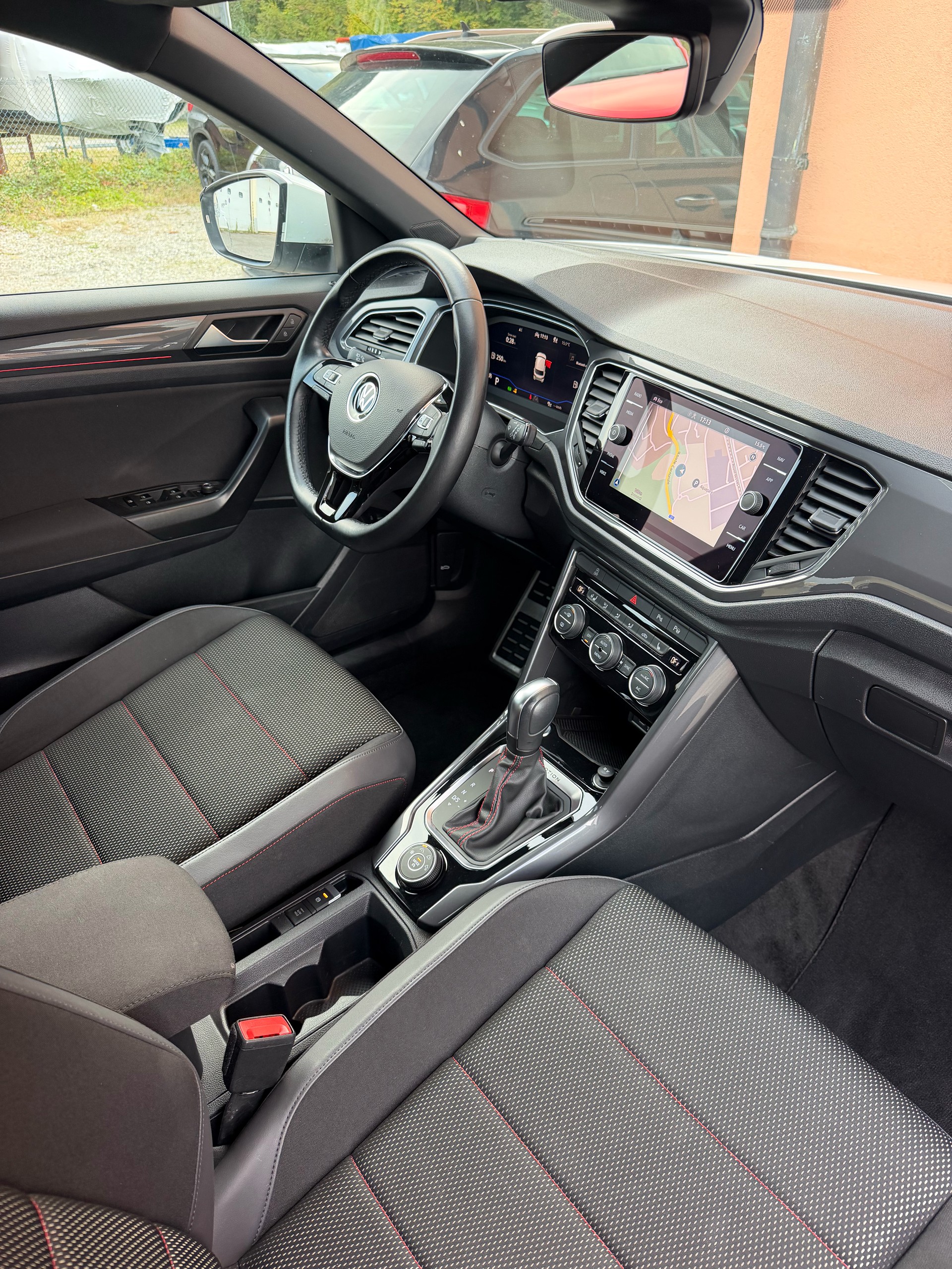 VW T-Roc 2.0 TSI Sport DSG 4Motion-image-12